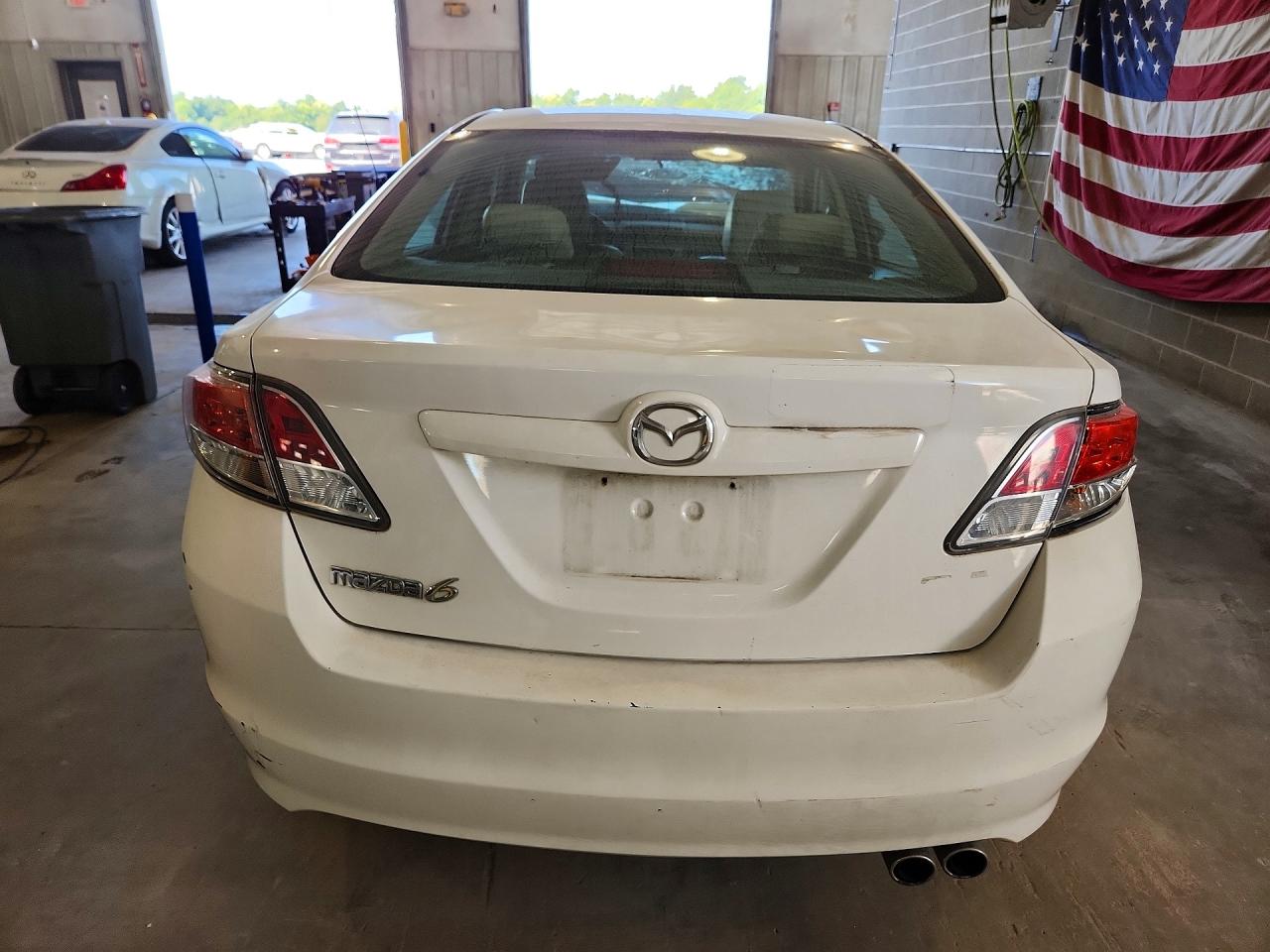 2010 Mazda 6 I White vin: 1YVHZ8CH2A5M11939