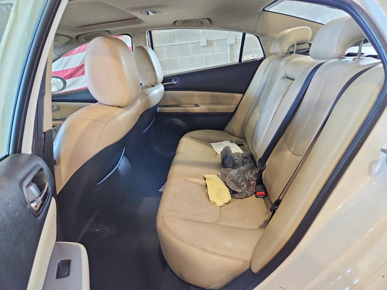 2010 Mazda 6 I White vin: 1YVHZ8CH2A5M11939