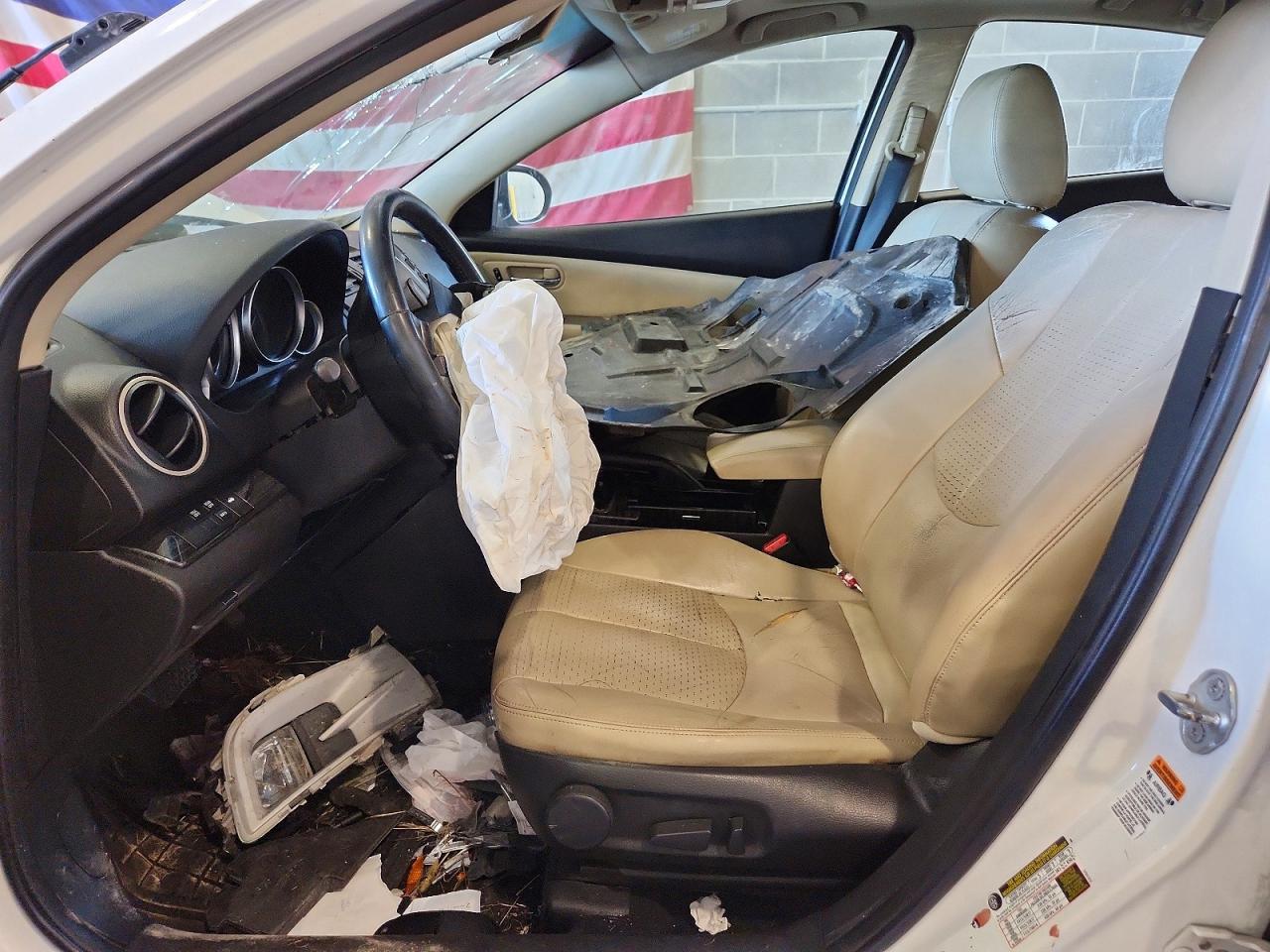 2010 Mazda 6 I White vin: 1YVHZ8CH2A5M11939