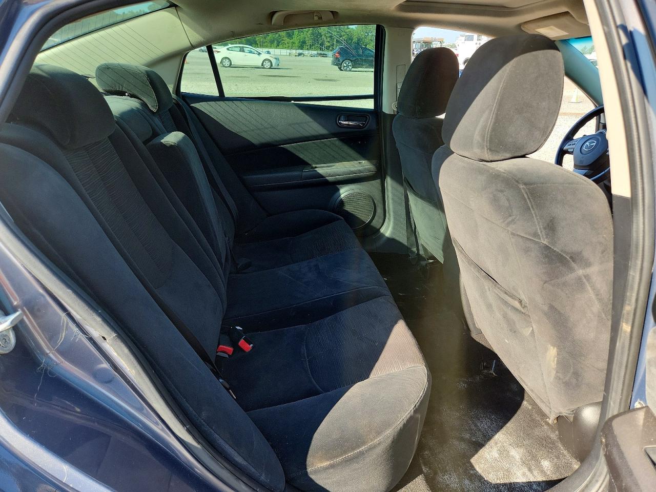2010 Mazda 6 4d I Угольный vin: 1YVHZ8CH2A5M44021