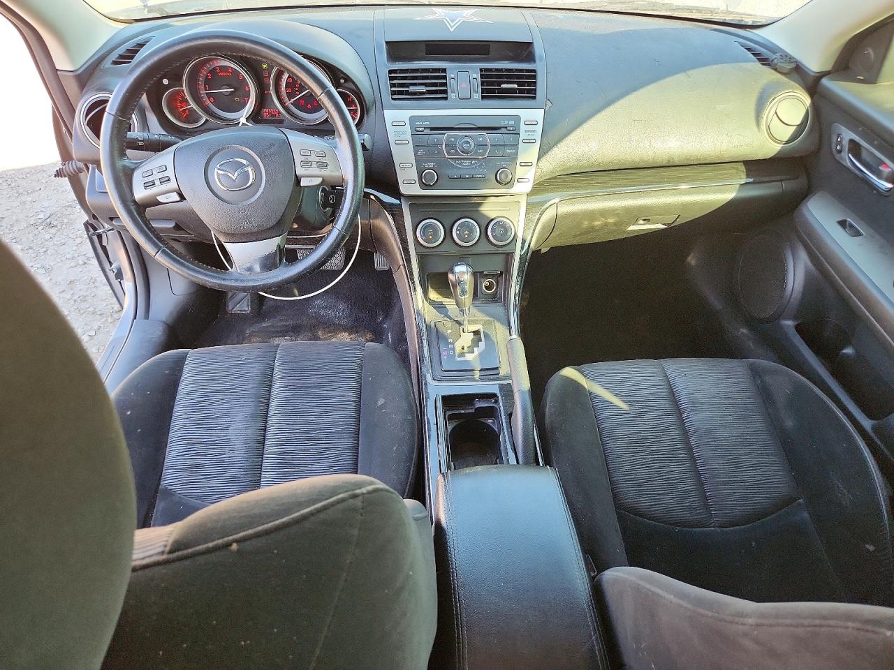2010 Mazda 6 4d I Угольный vin: 1YVHZ8CH2A5M44021