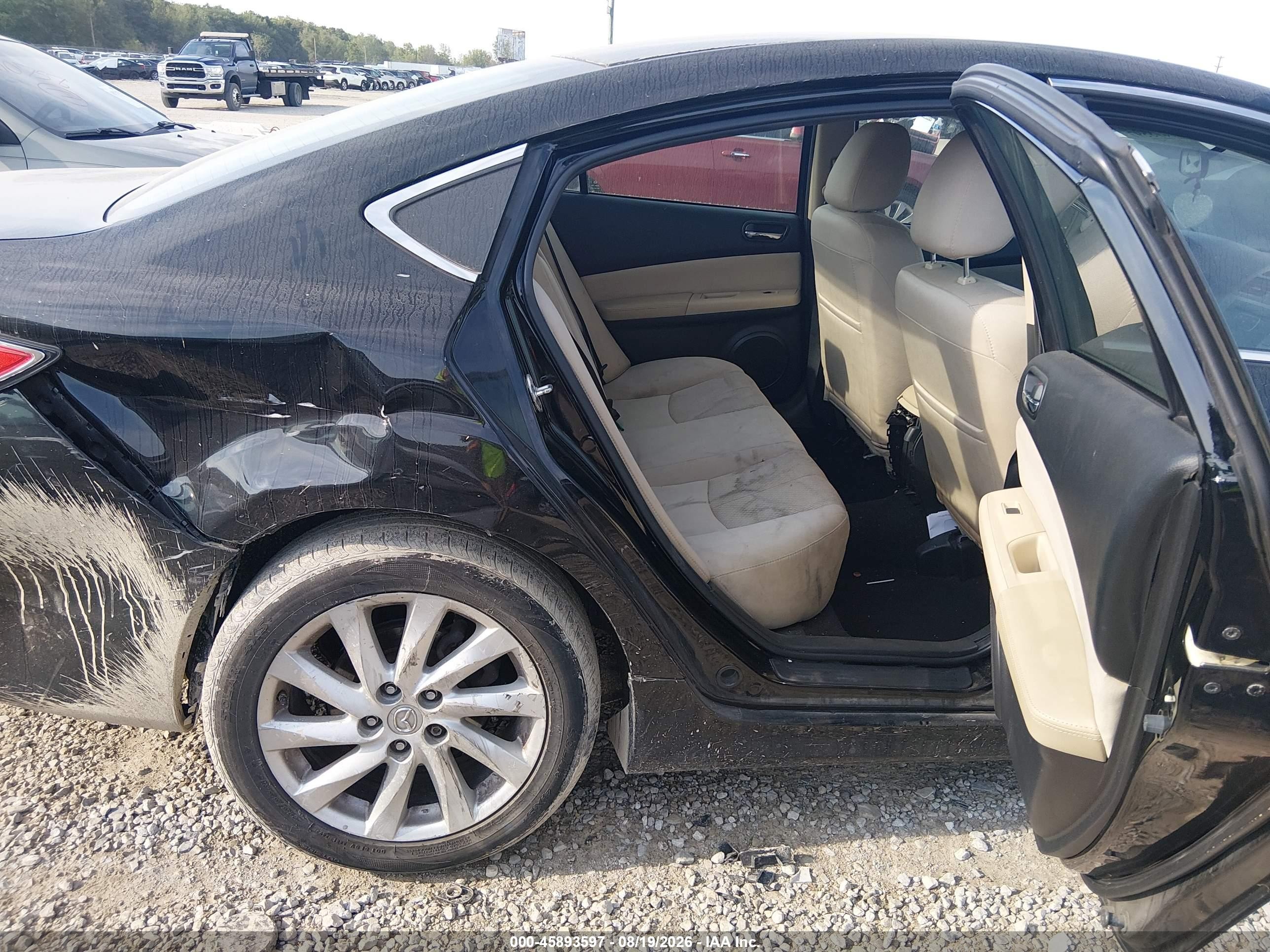 2011 Mazda Mazda6 I Touring Black vin: 1YVHZ8CH2B5M03700