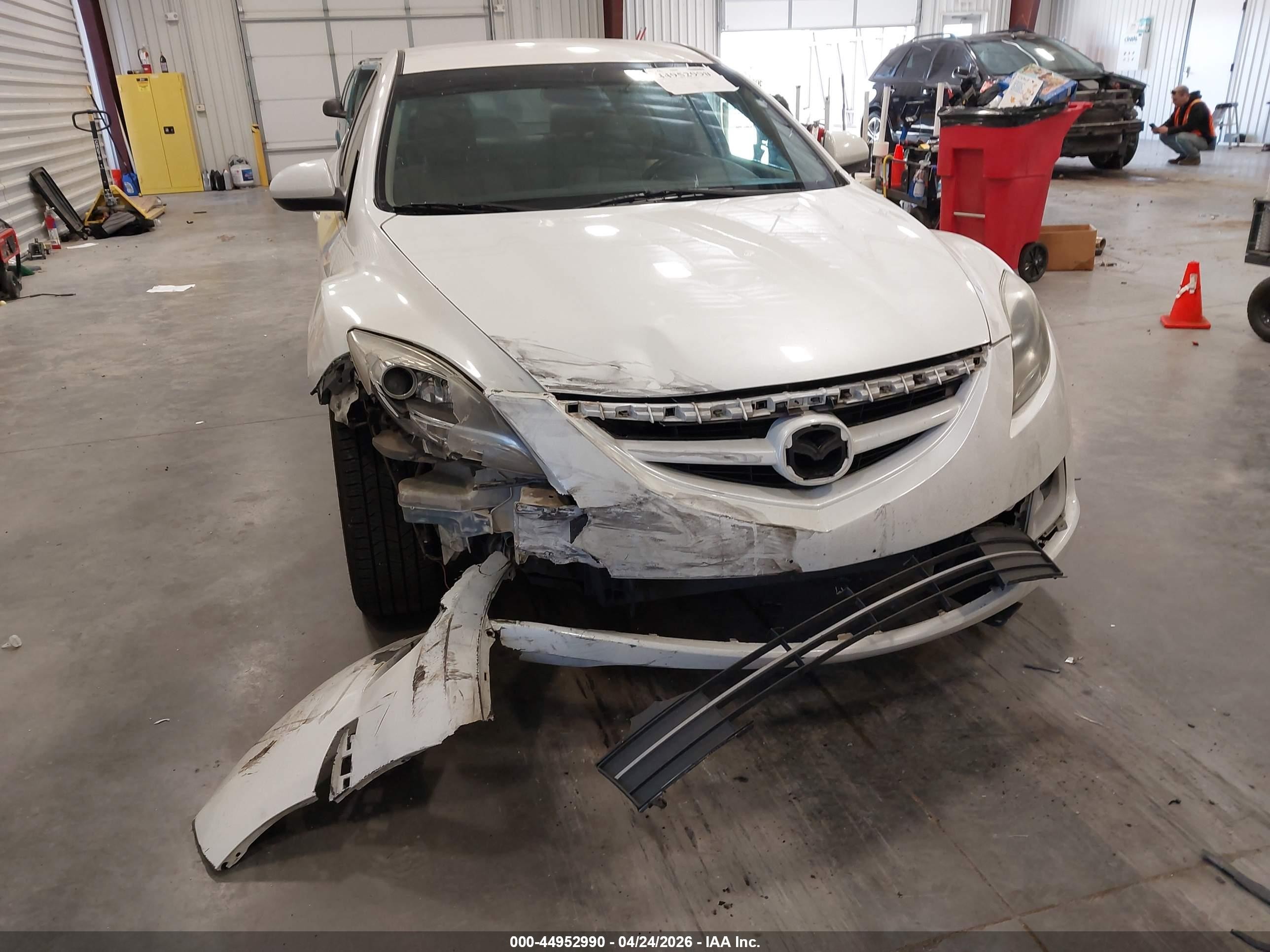 2011 Mazda Mazda6 I Touring White vin: 1YVHZ8CH2B5M15877