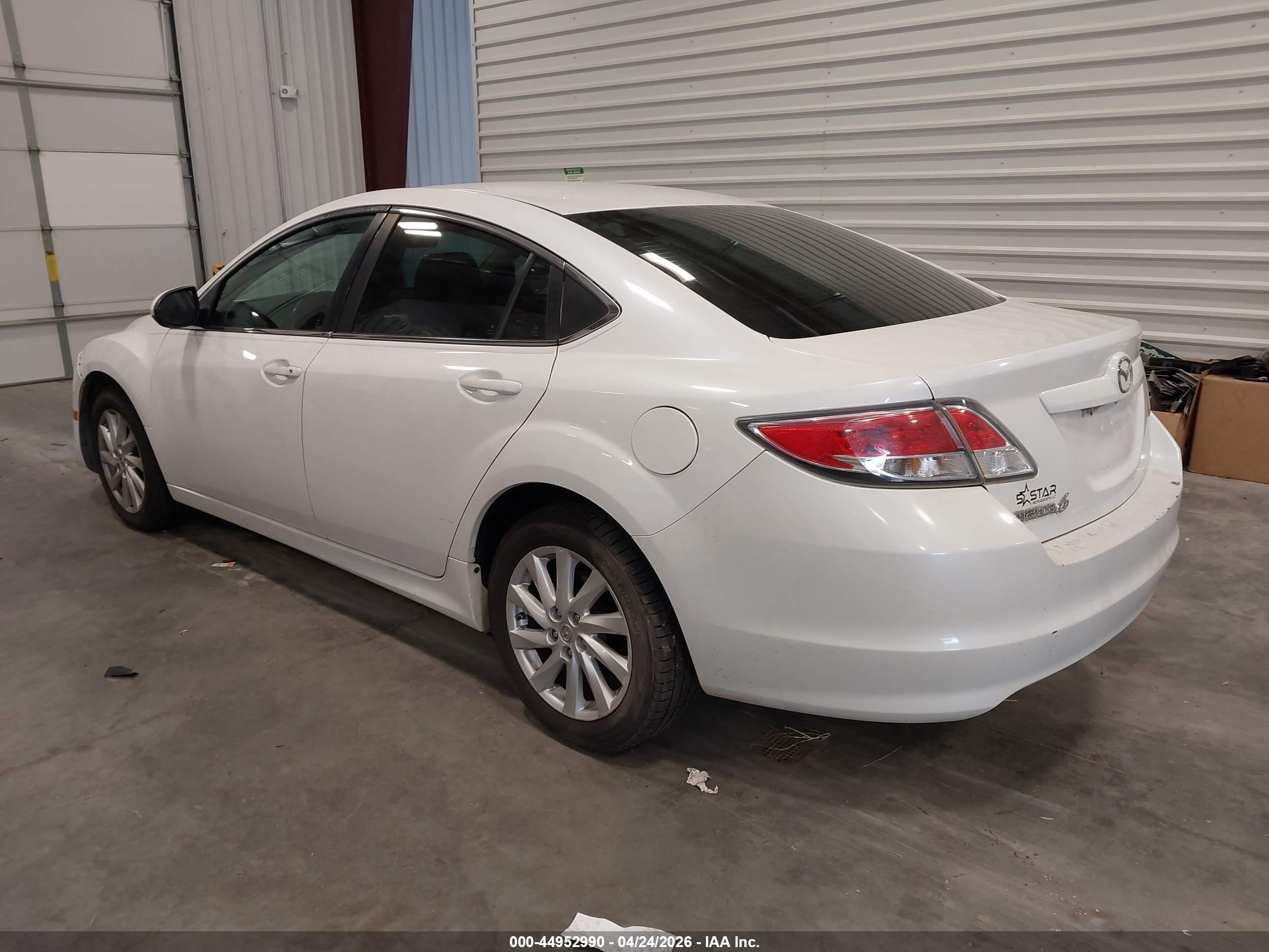 2011 Mazda Mazda6 I Touring White vin: 1YVHZ8CH2B5M15877