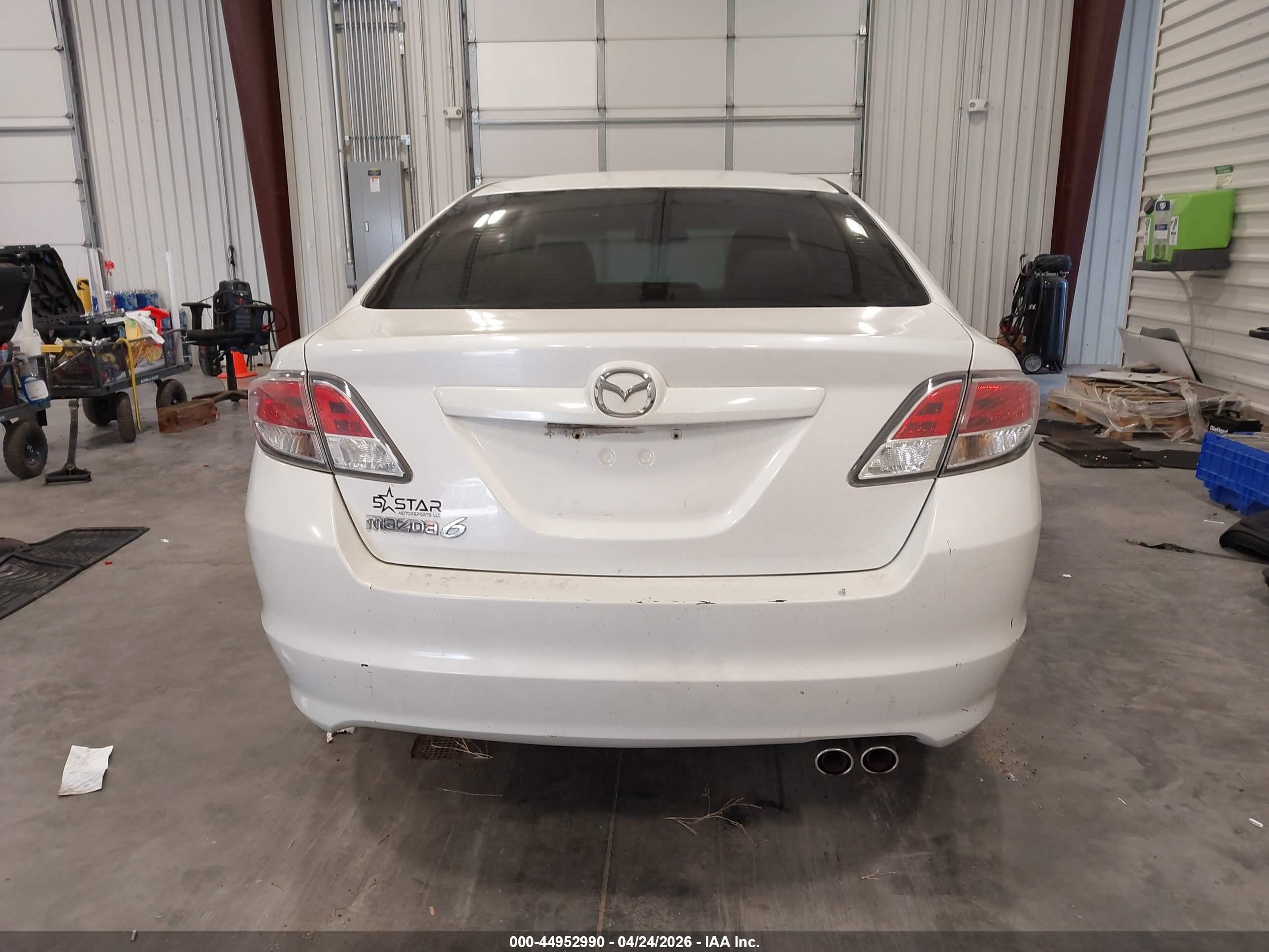 2011 Mazda Mazda6 I Touring White vin: 1YVHZ8CH2B5M15877
