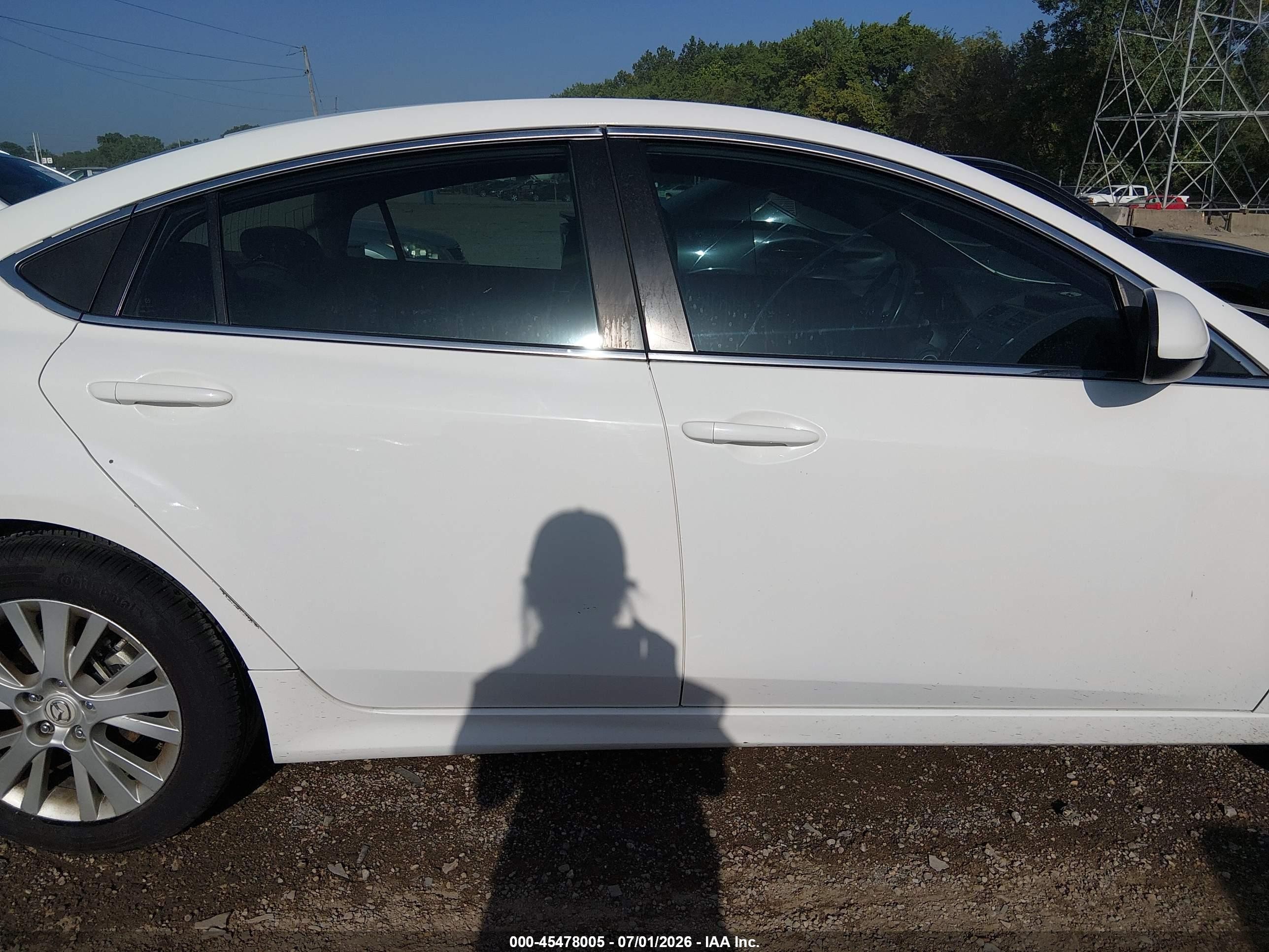 2010 Mazda Mazda6 I Touring White vin: 1YVHZ8CH3A5M56369