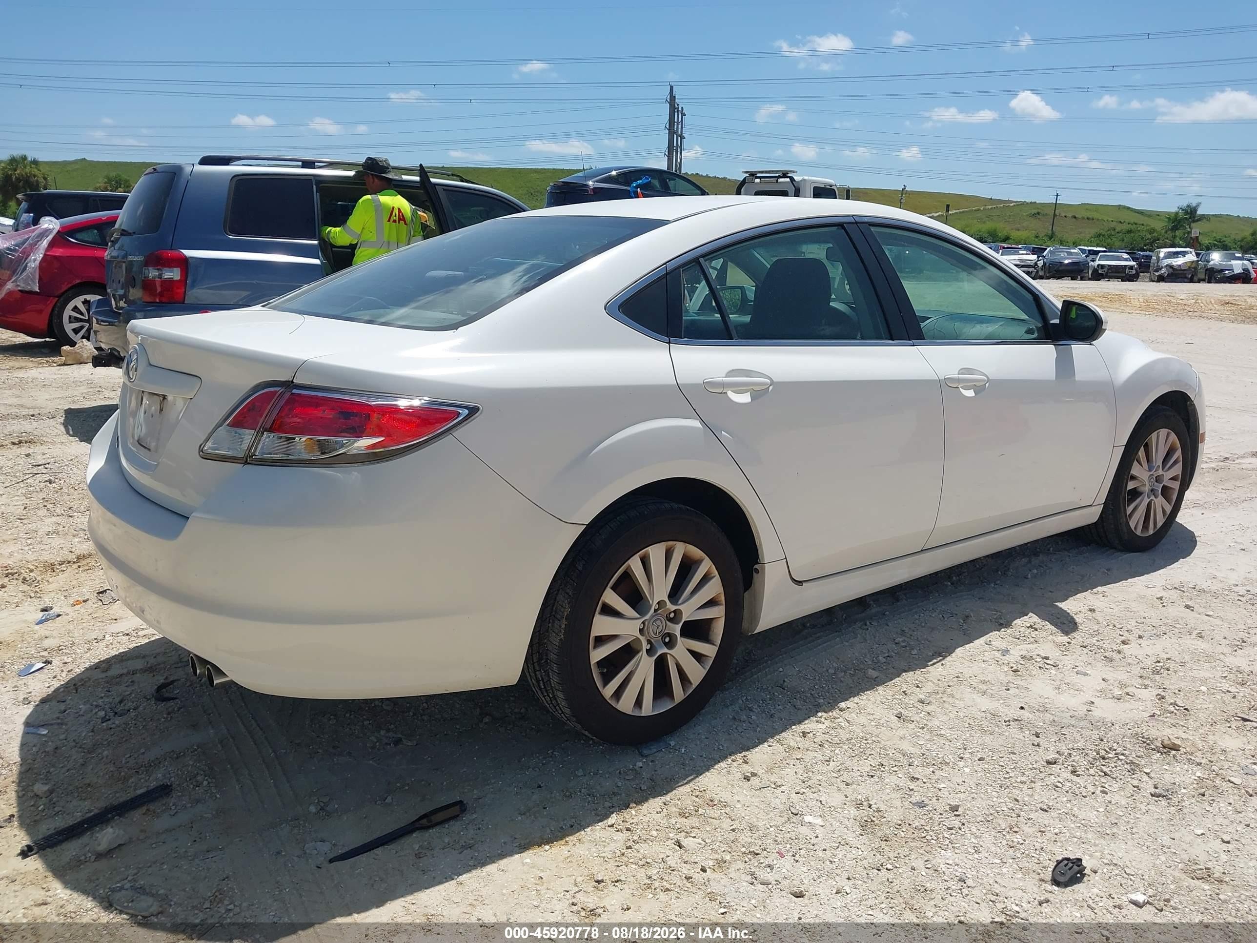 2010 Mazda Mazda6 I Touring White vin: 1YVHZ8CH5A5M41677