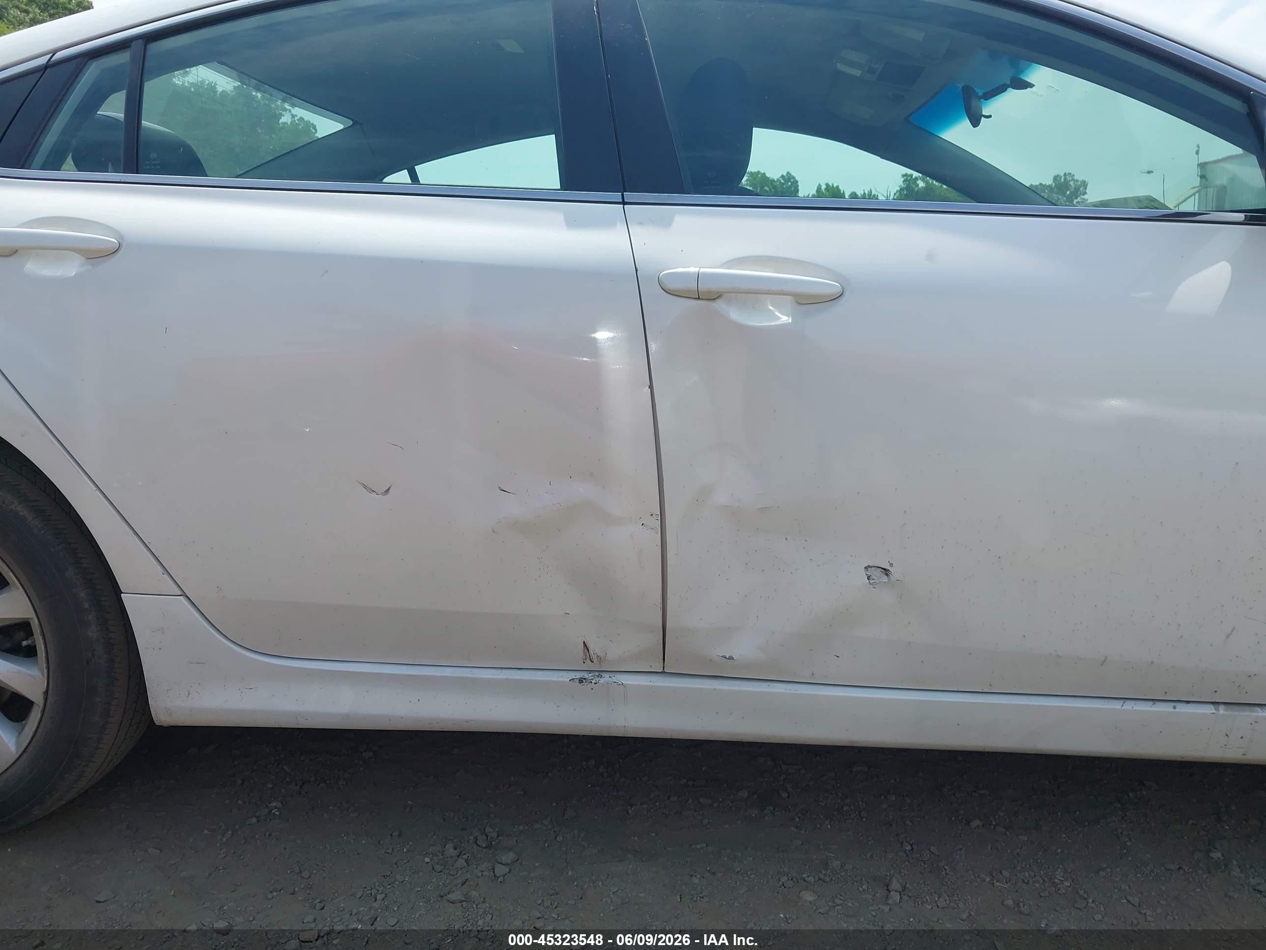 2011 Mazda Mazda6 I Touring White vin: 1YVHZ8CH6B5M19074