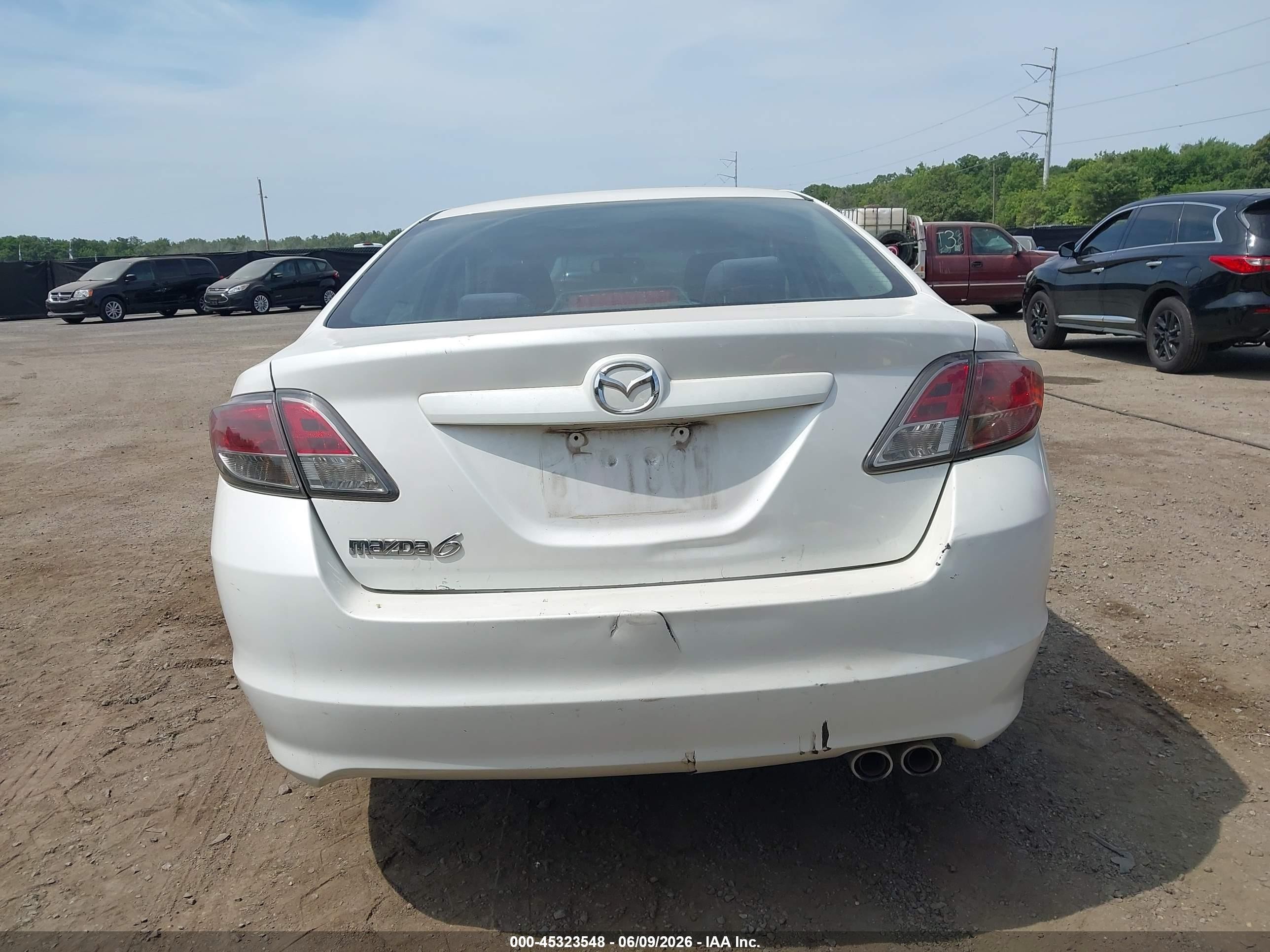 2011 Mazda Mazda6 I Touring White vin: 1YVHZ8CH6B5M19074