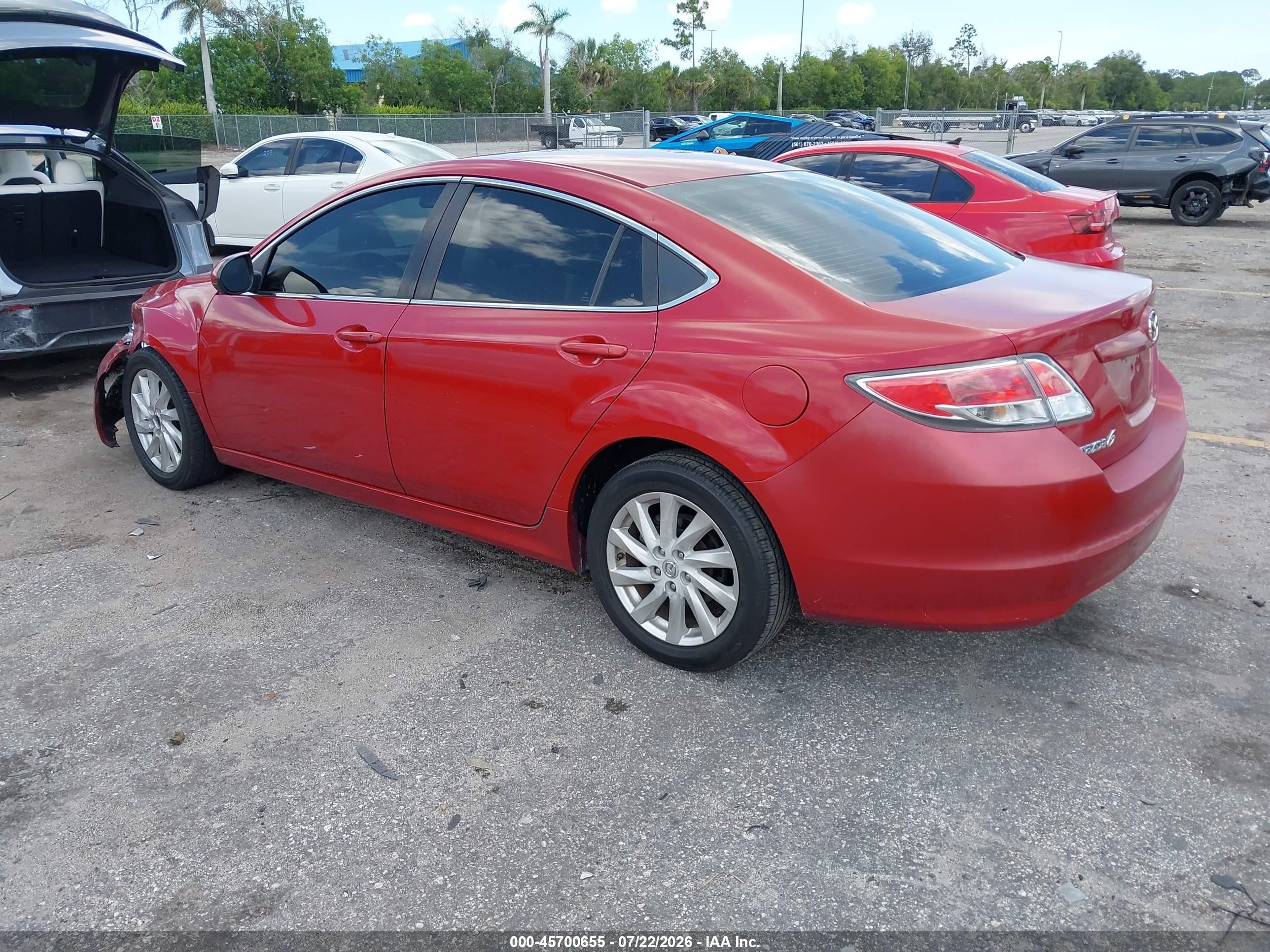 2011 Mazda Mazda6 I Touring Red vin: 1YVHZ8CH6B5M26641
