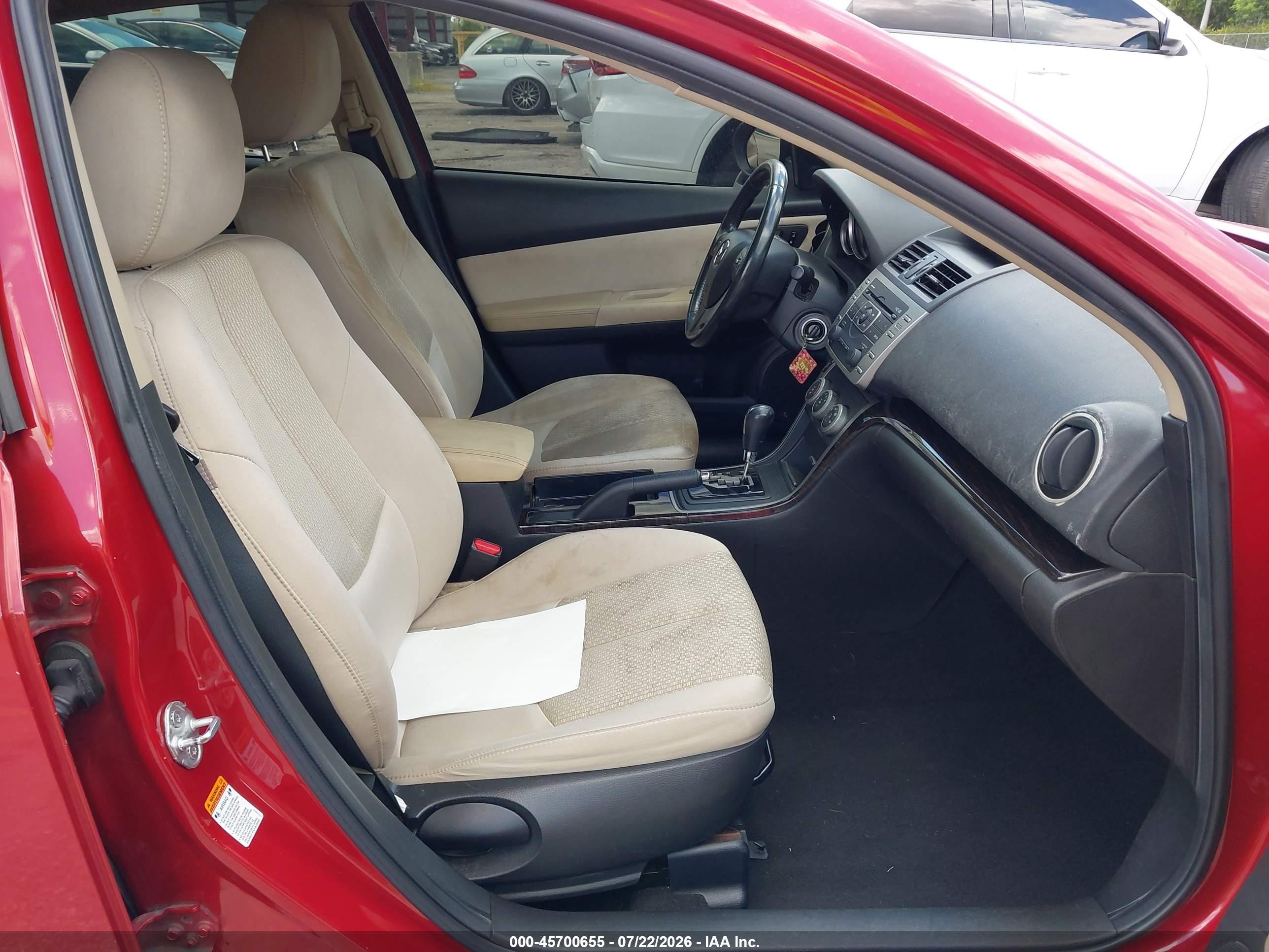 2011 Mazda Mazda6 I Touring Red vin: 1YVHZ8CH6B5M26641