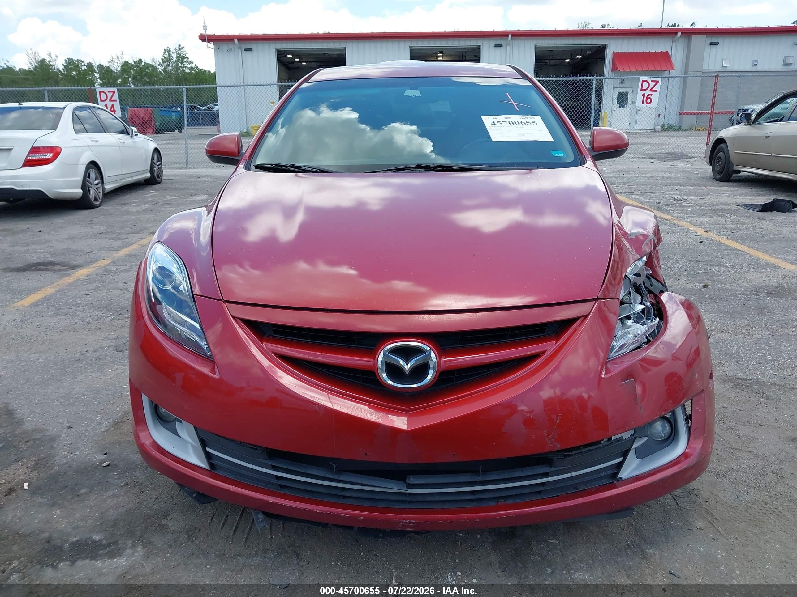2011 Mazda Mazda6 I Touring Red vin: 1YVHZ8CH6B5M26641