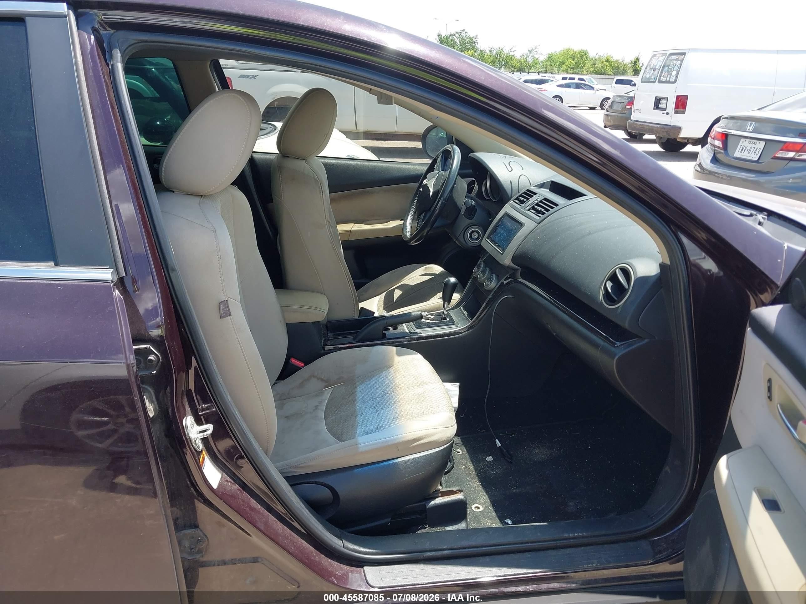 2011 Mazda Mazda6 I Touring Plus Maroon vin: 1YVHZ8CH9B5M07436