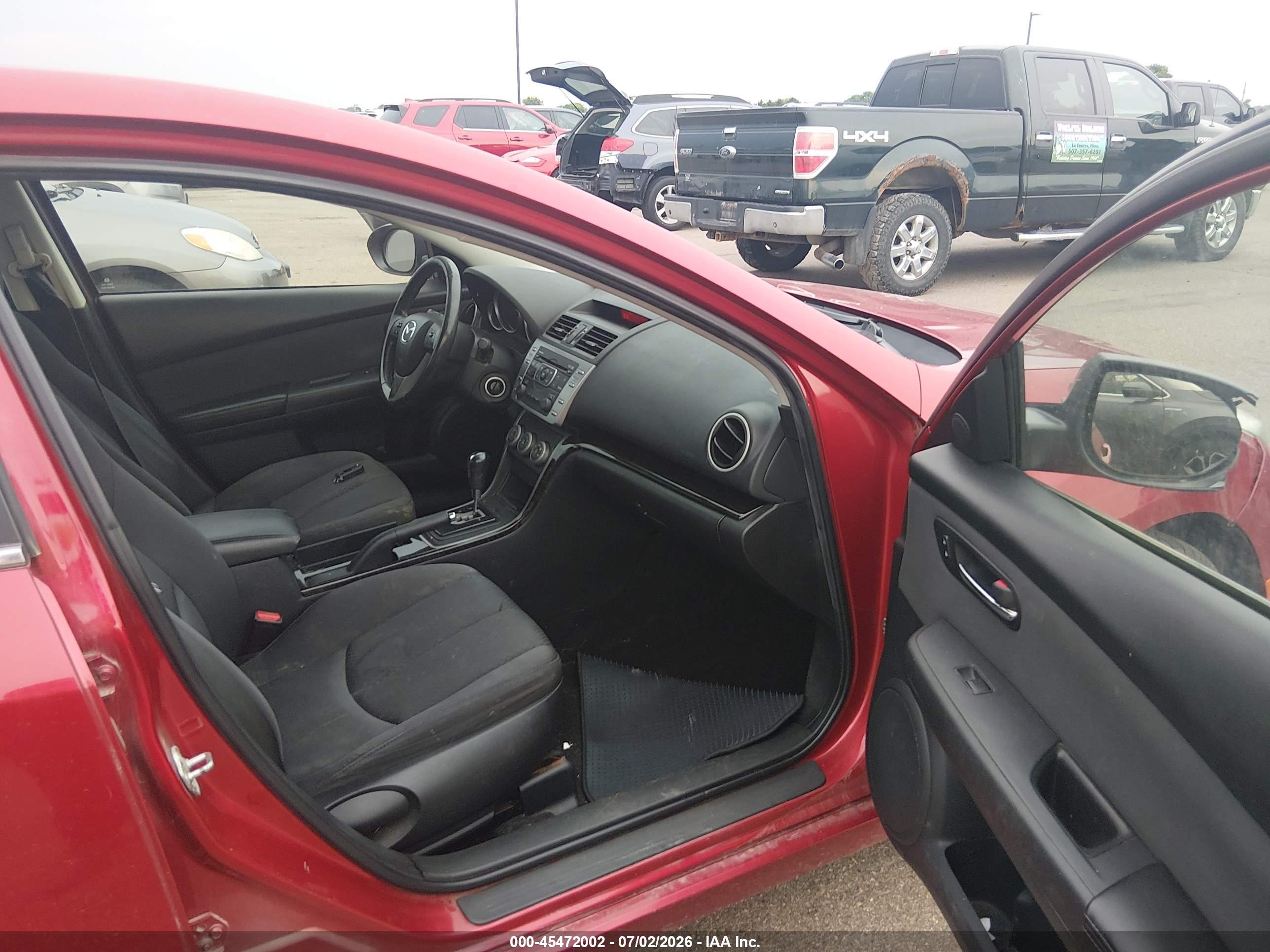 2013 Mazda Mazda6 I Touring Red vin: 1YVHZ8DH3D5M07370