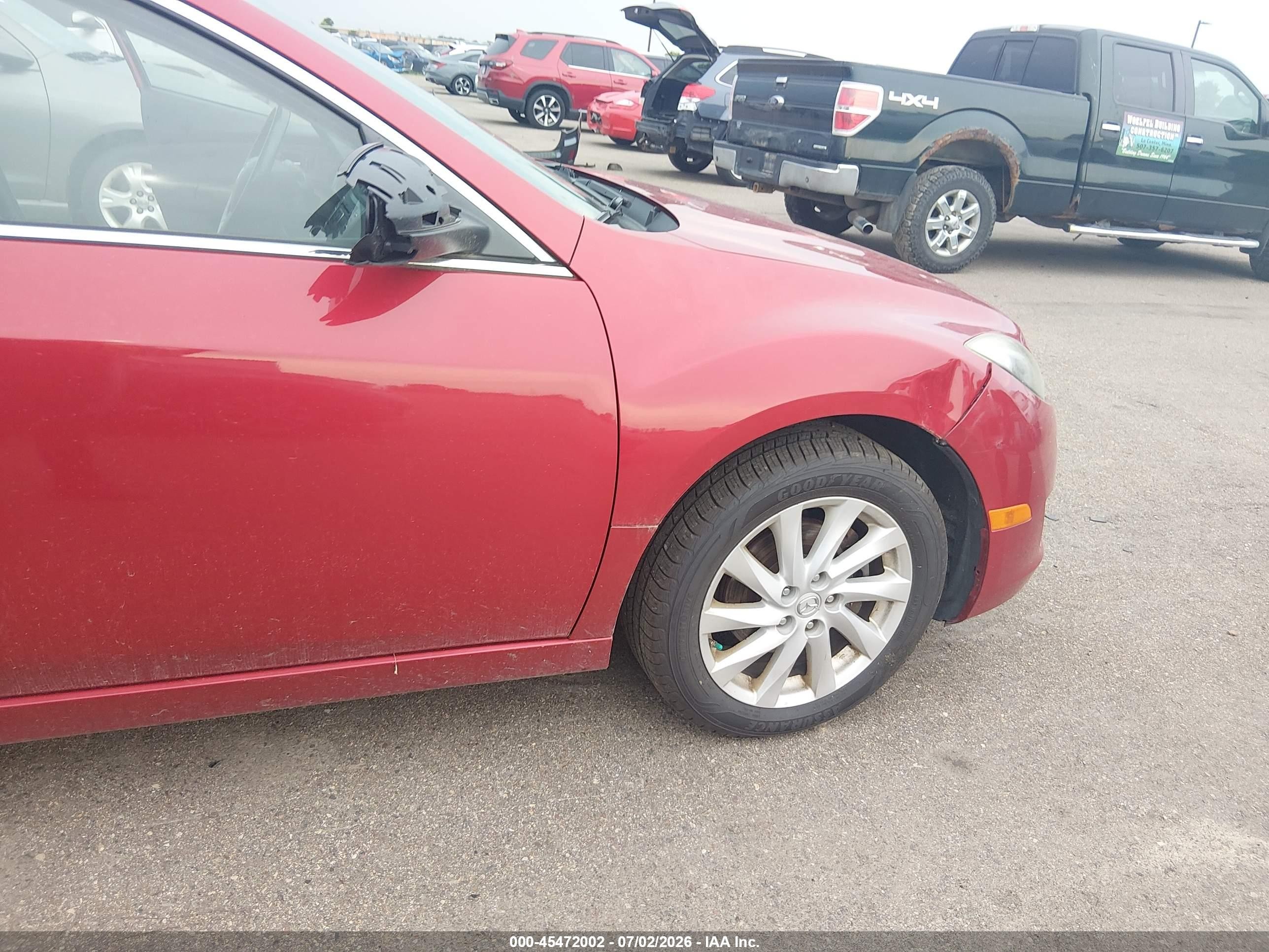2013 Mazda Mazda6 I Touring Red vin: 1YVHZ8DH3D5M07370