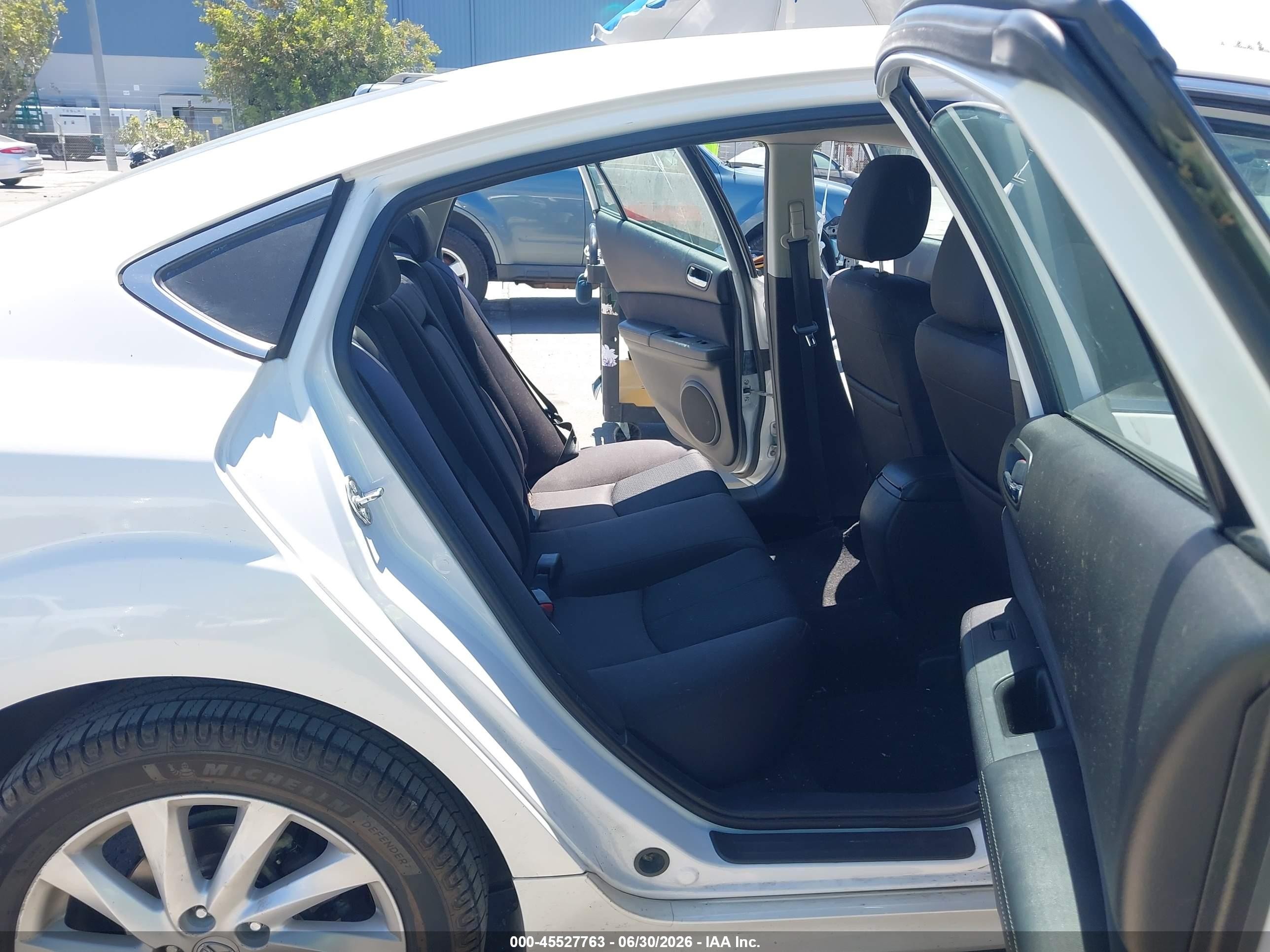 2012 Mazda Mazda6 I Touring White vin: 1YVHZ8DH6C5M35307