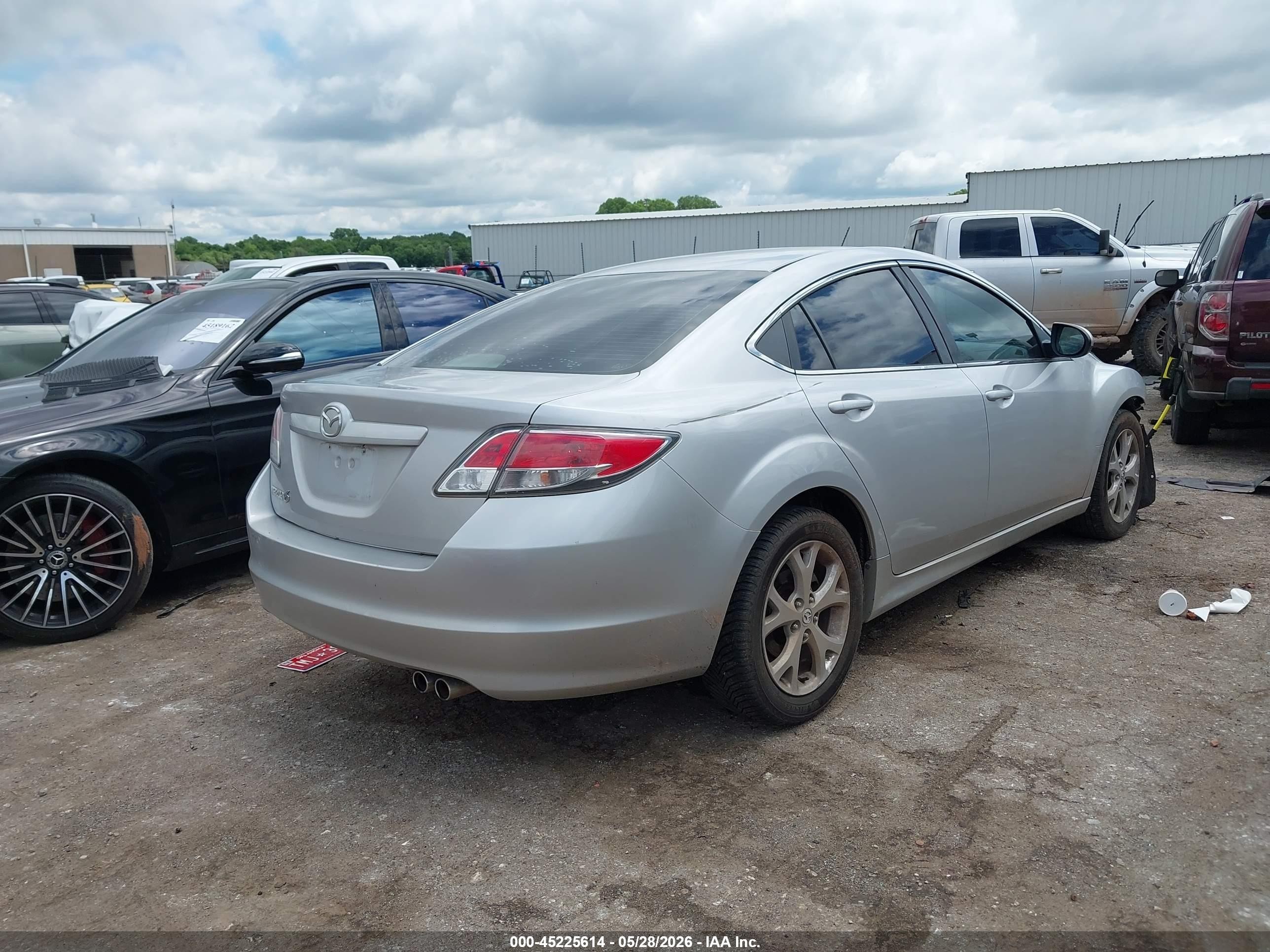 2012 Mazda Mazda6   Silver vin: 1YVHZ8DH8C5M34160