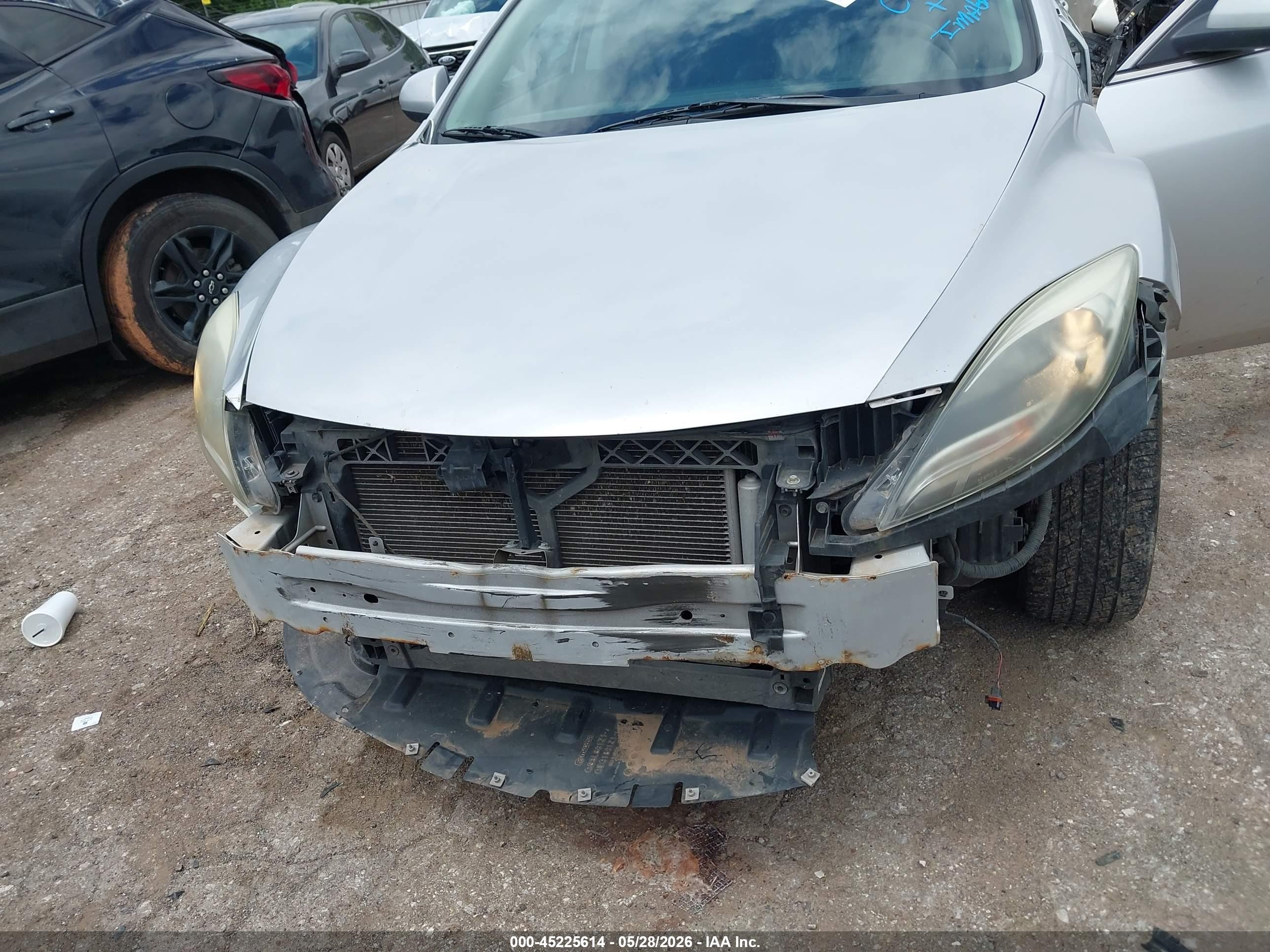 2012 Mazda Mazda6   Silver vin: 1YVHZ8DH8C5M34160