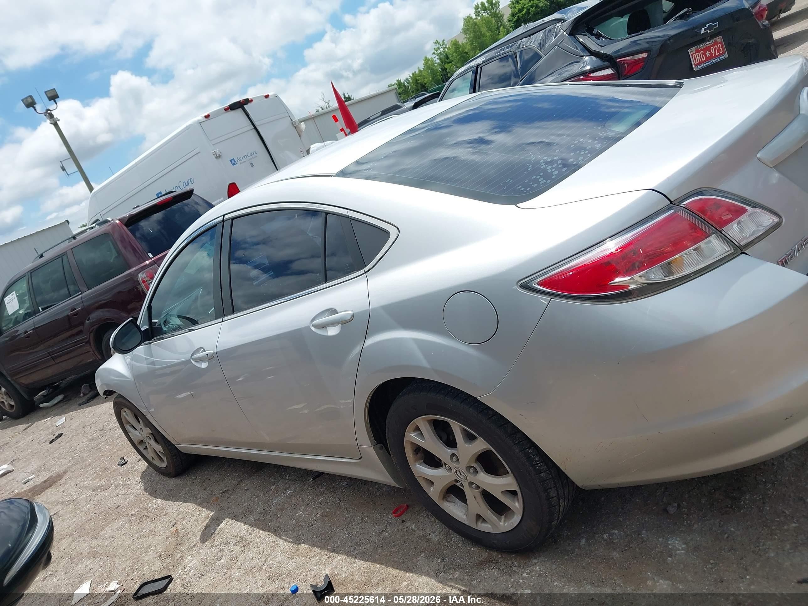 2012 Mazda Mazda6   Silver vin: 1YVHZ8DH8C5M34160