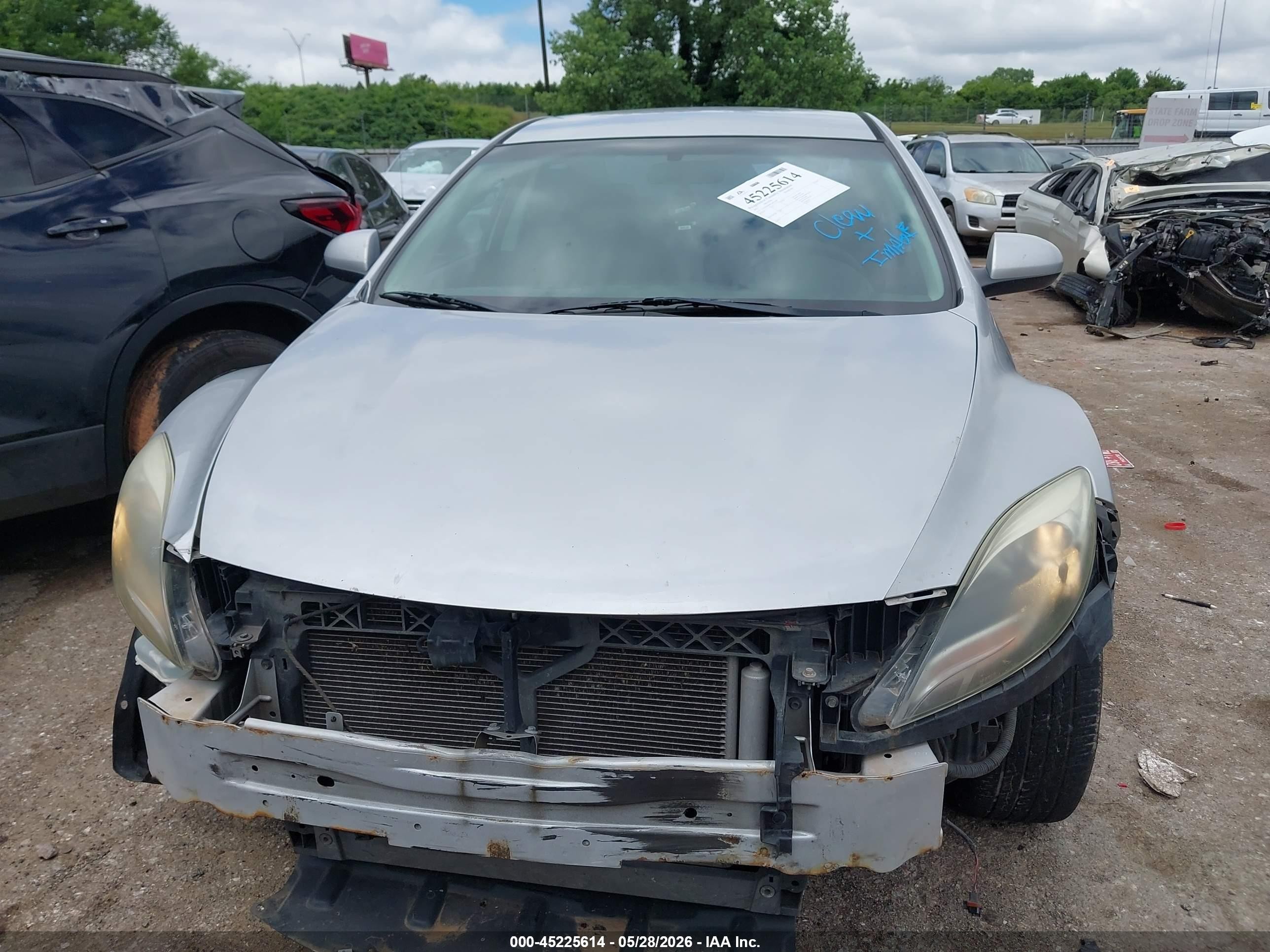 2012 Mazda Mazda6   Silver vin: 1YVHZ8DH8C5M34160