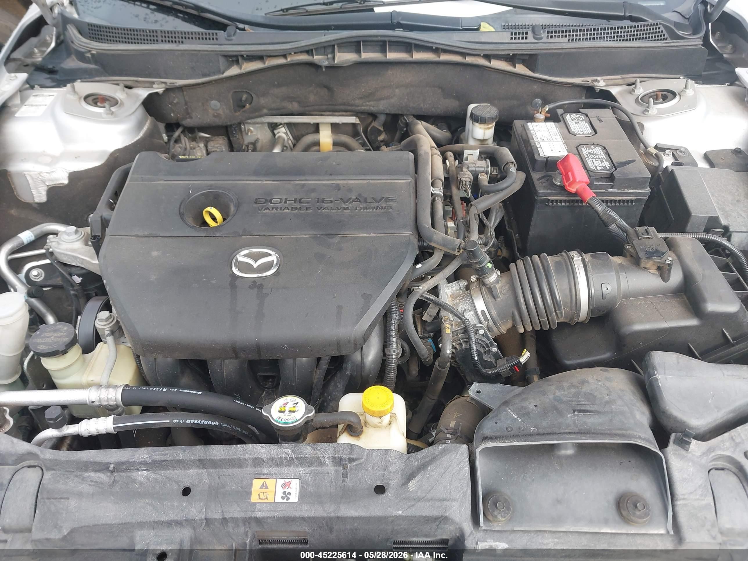 2012 Mazda Mazda6   Silver vin: 1YVHZ8DH8C5M34160