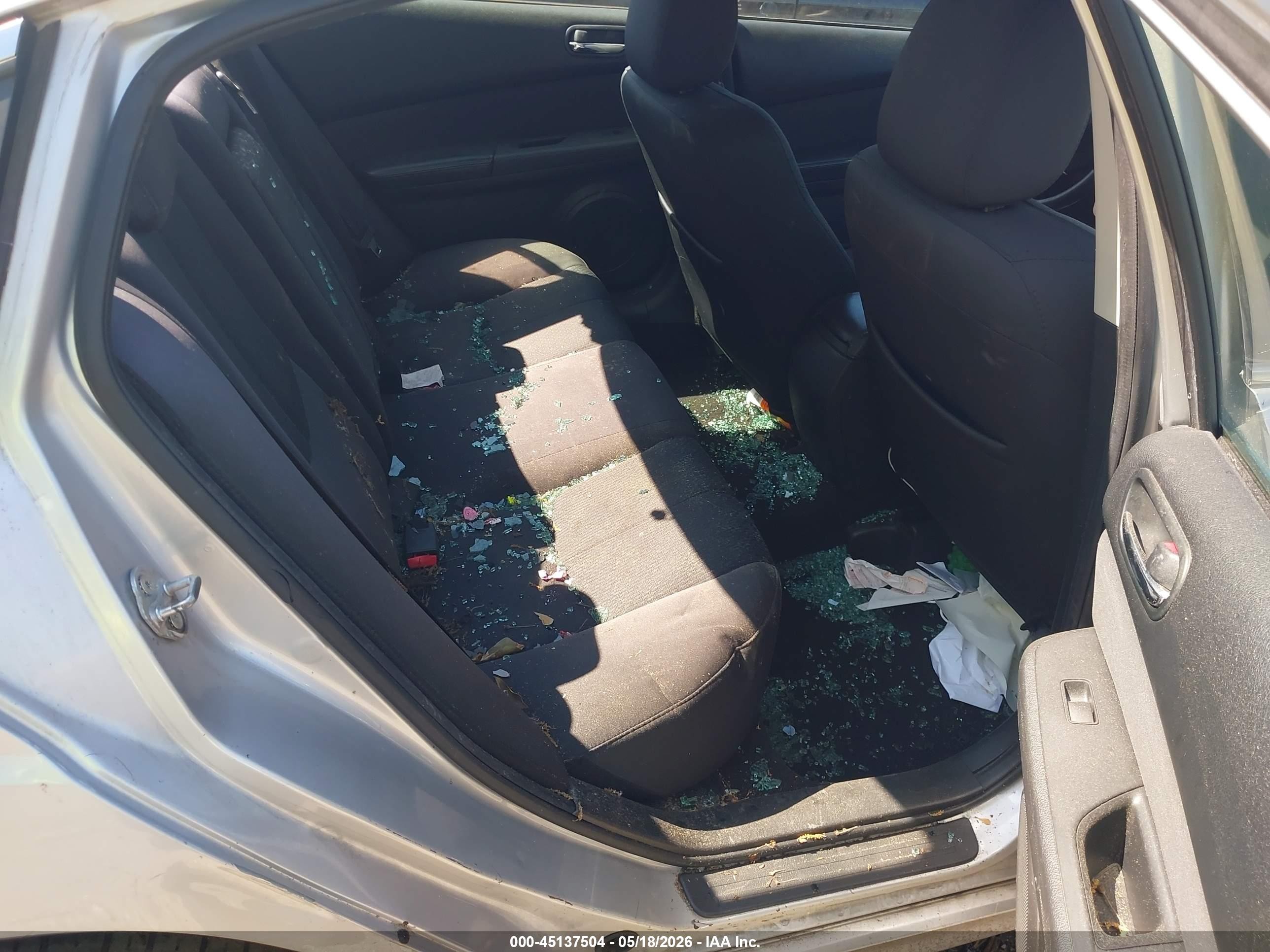 2012 Mazda Mazda6   Silver vin: 1YVHZ8DH9C5M15990