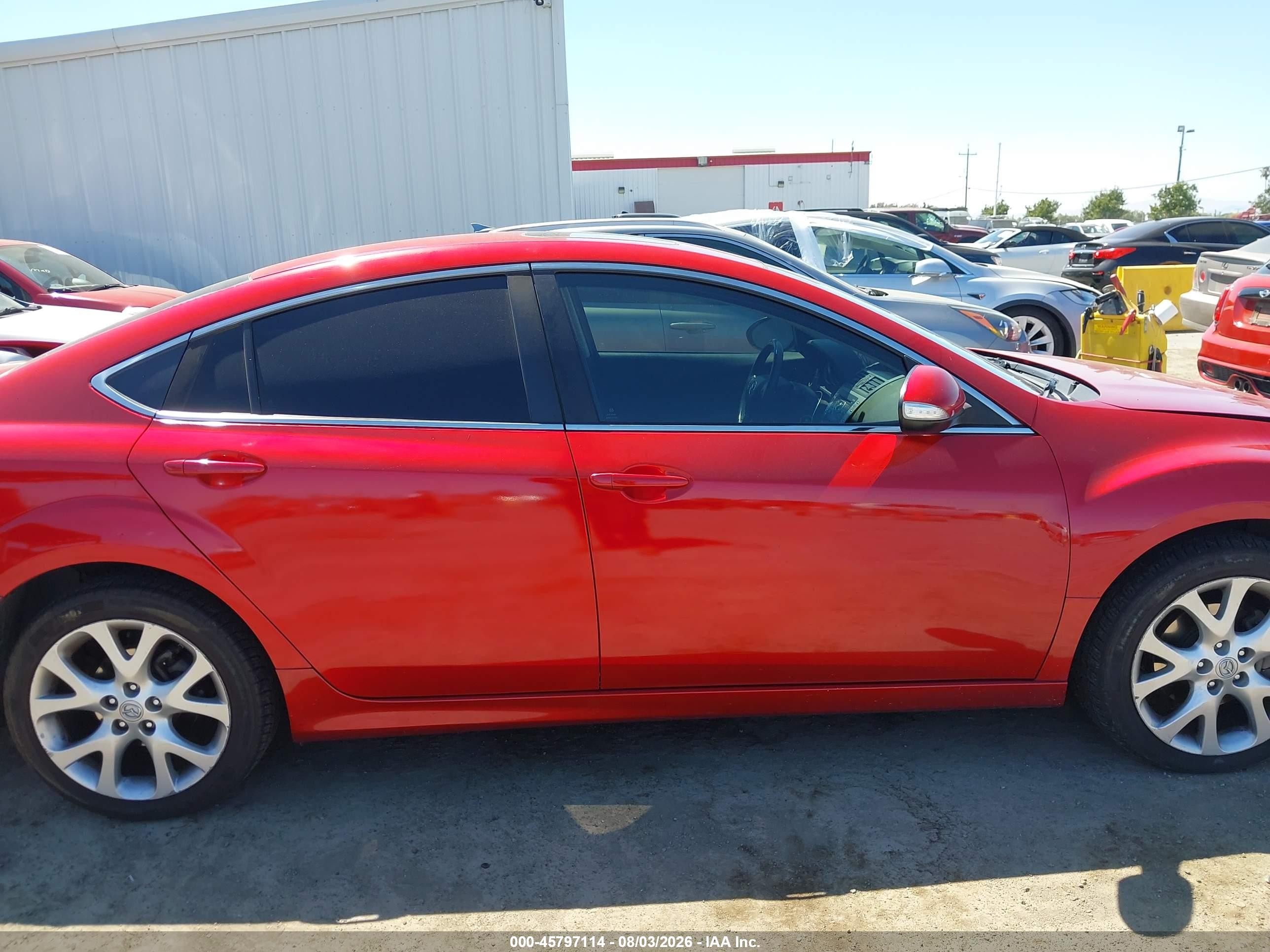2013 Mazda Mazda6 I Touring Plus Red vin: 1YVHZ8EH8D5M03202