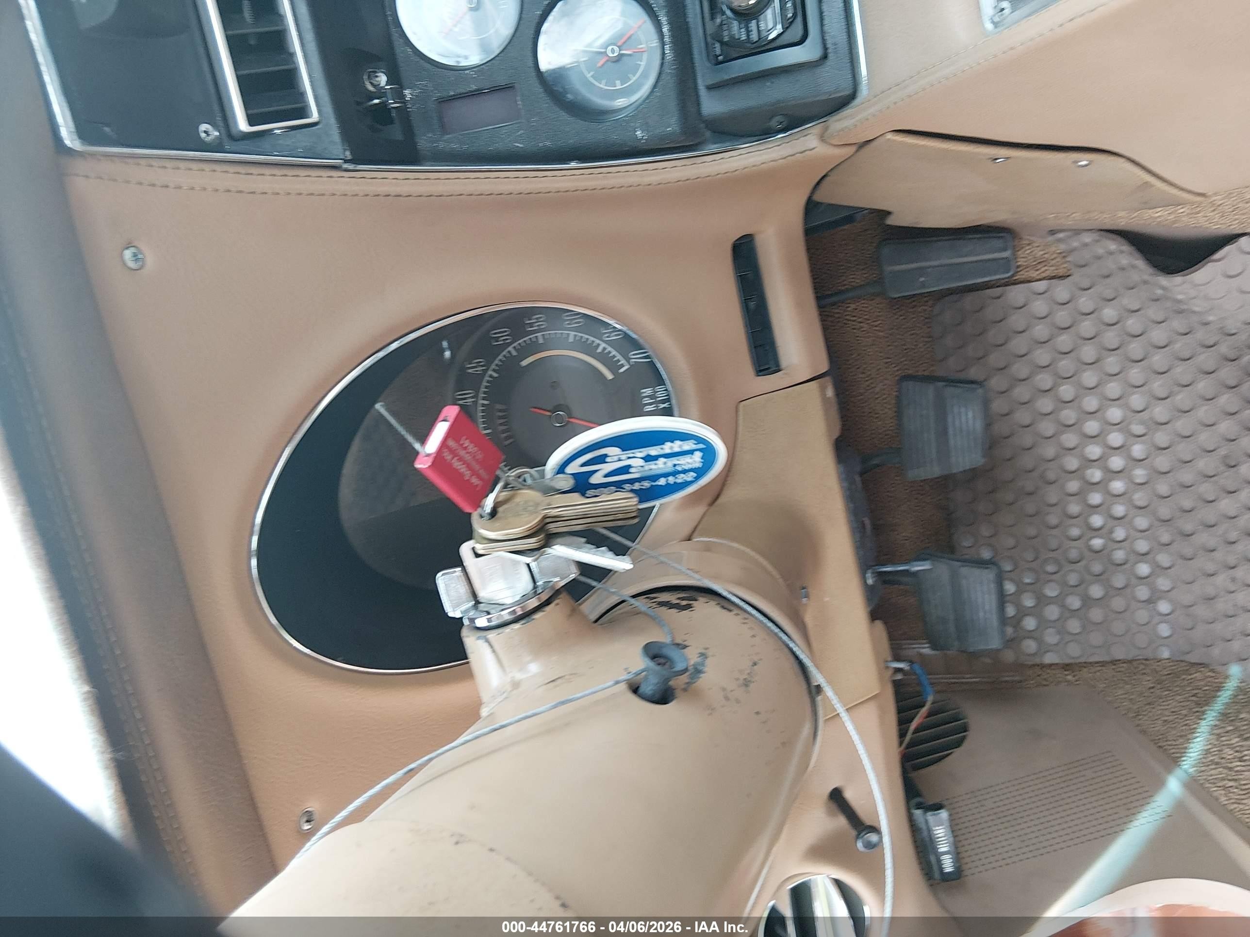 1974 Chevy Corvette (convertible)   Оранжевый vin: 1Z37J4S421358    