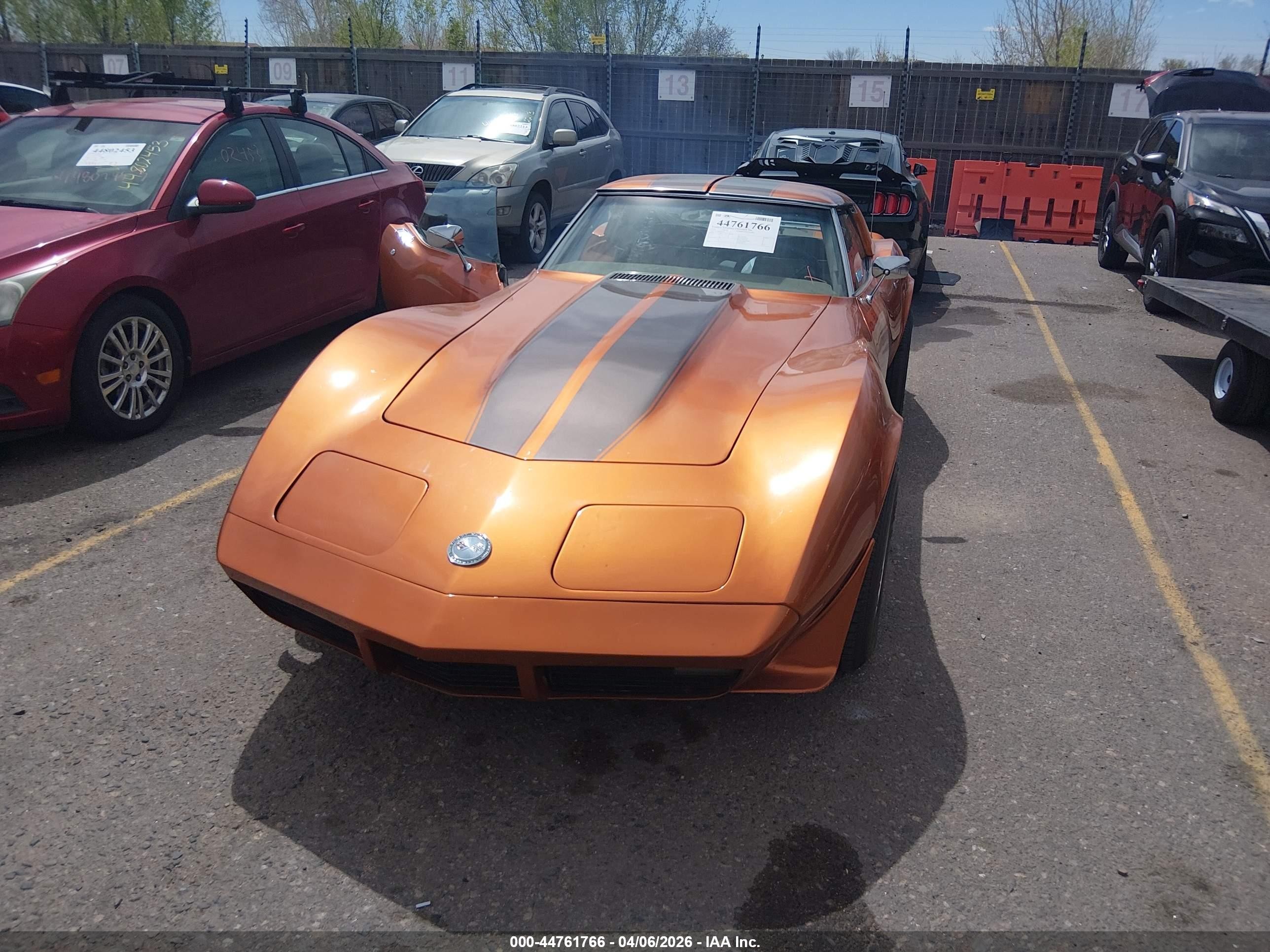 1974 Chevy Corvette (convertible)   Оранжевый vin: 1Z37J4S421358    
