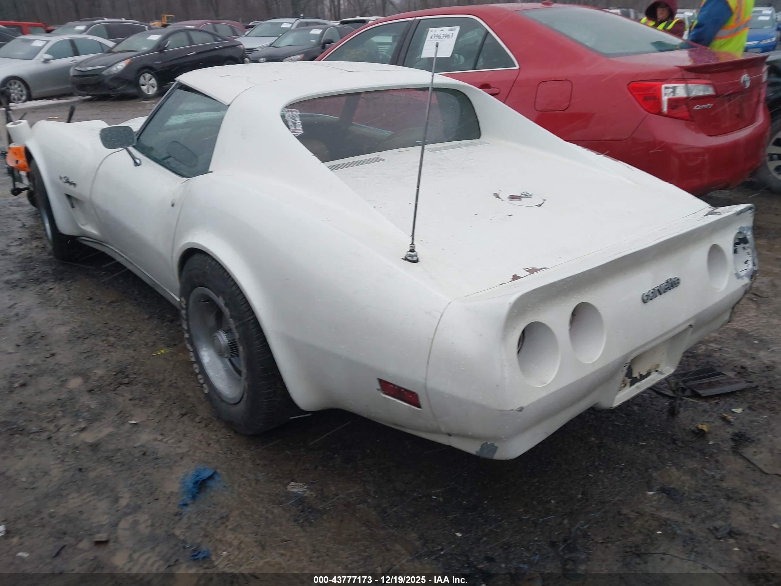 1975 Chevrolet Corvette   Белый vin: 1Z37J4S422825    
