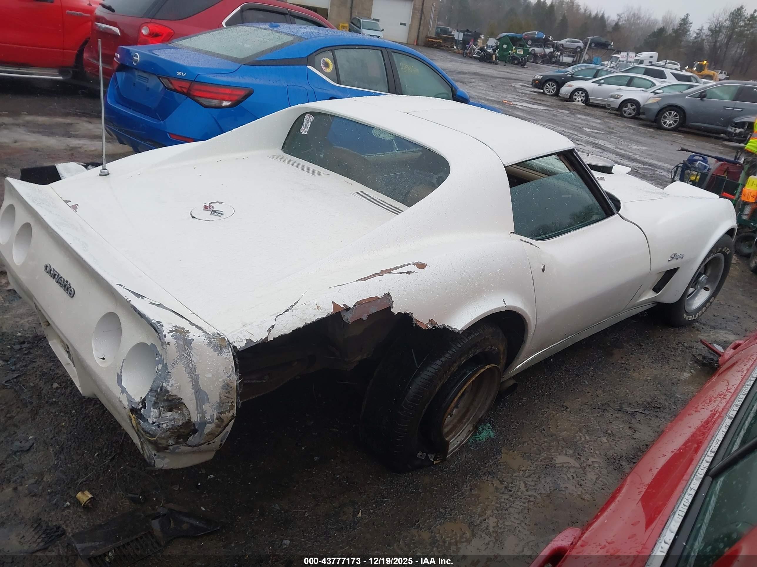 1975 Chevrolet Corvette   Белый vin: 1Z37J4S422825    
