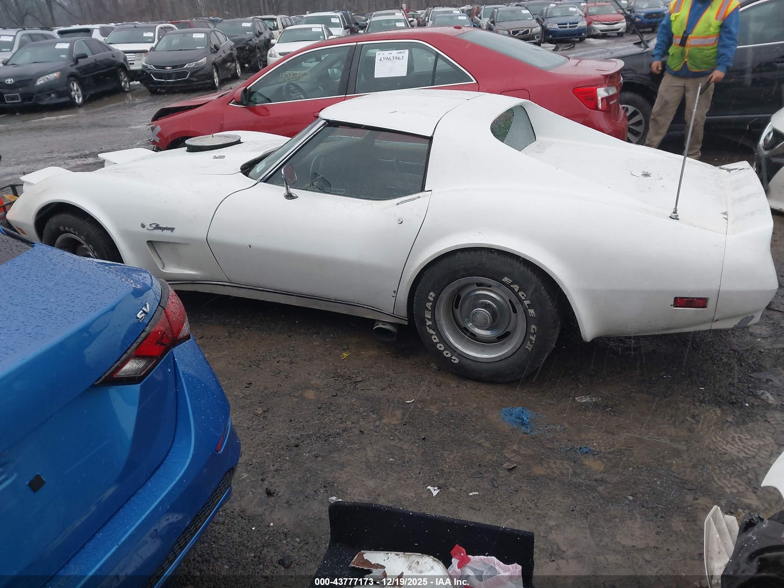 1975 Chevrolet Corvette   Белый vin: 1Z37J4S422825    