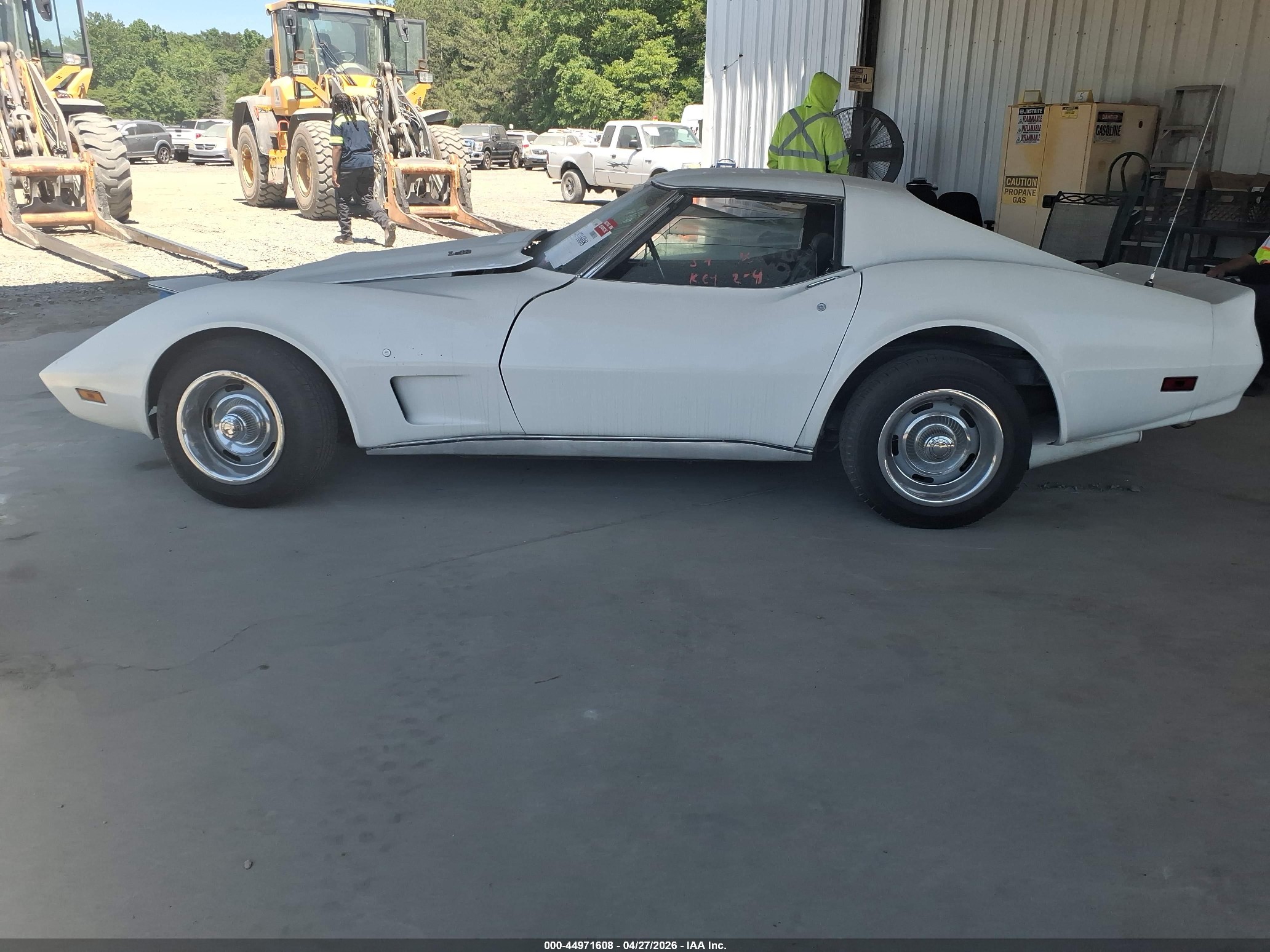 1974 Chevrolet Corvette   White vin: 1Z37J45433053    