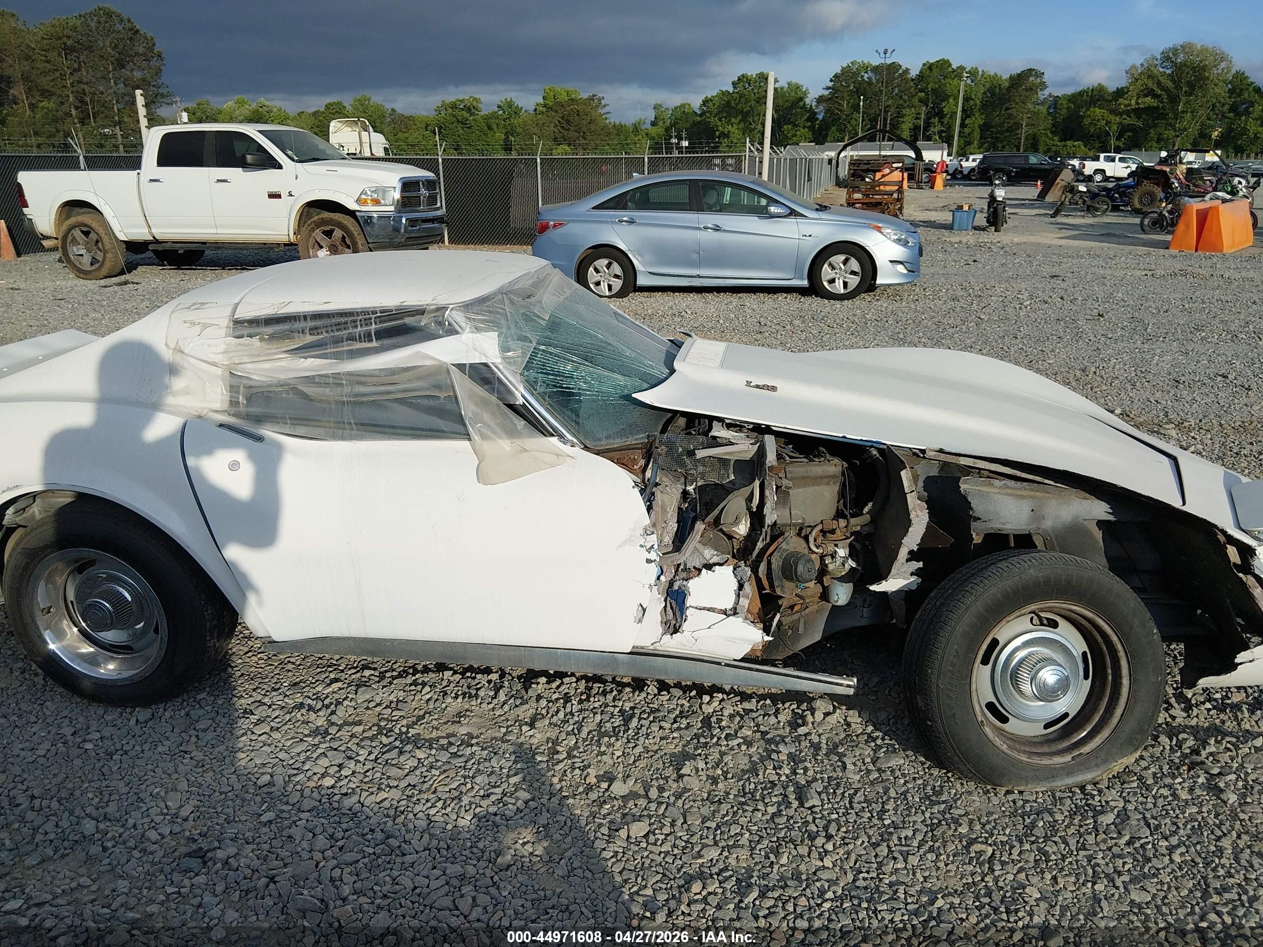 1974 Chevrolet Corvette   White vin: 1Z37J45433053    