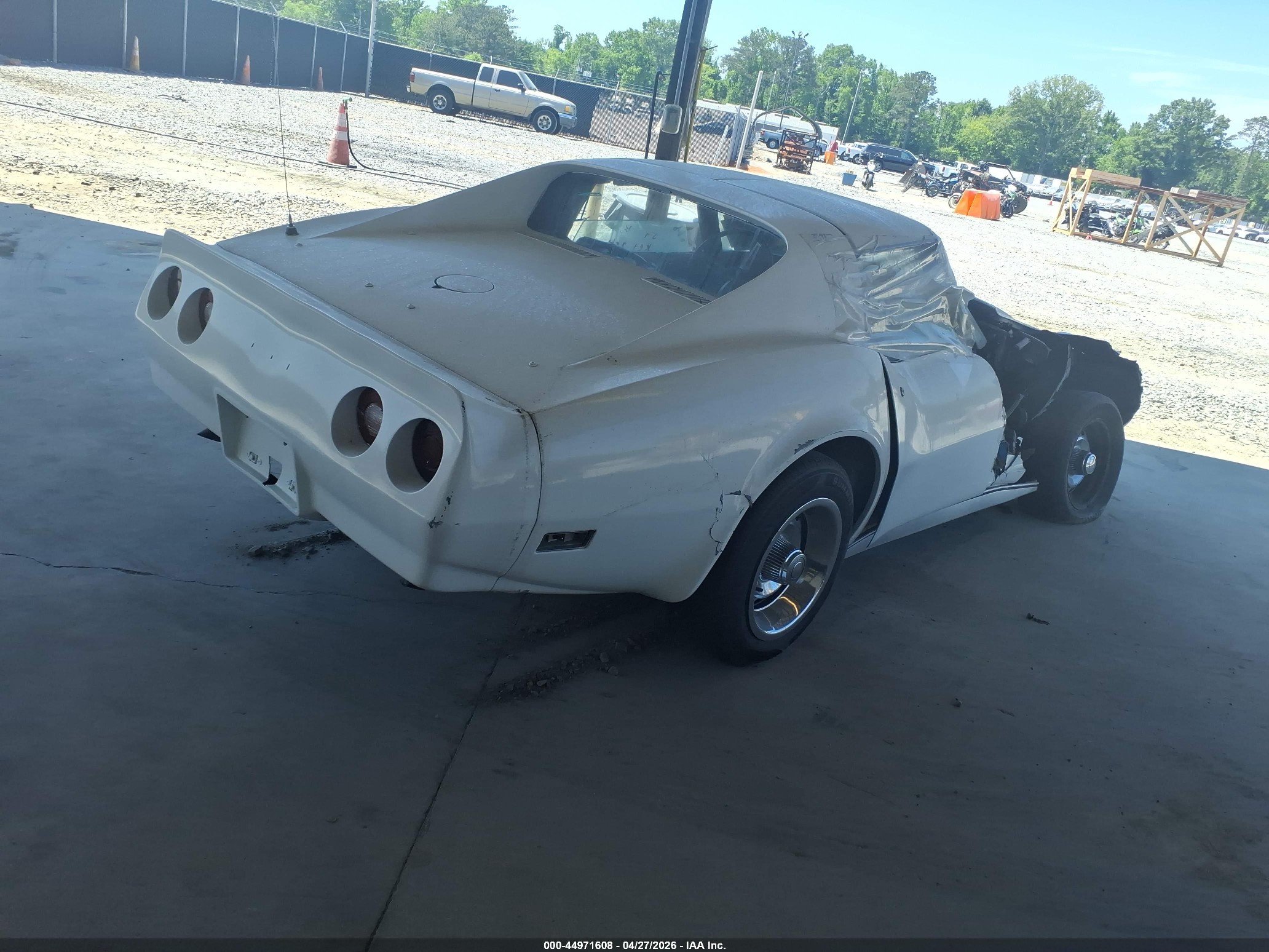 1974 Chevrolet Corvette   White vin: 1Z37J45433053    