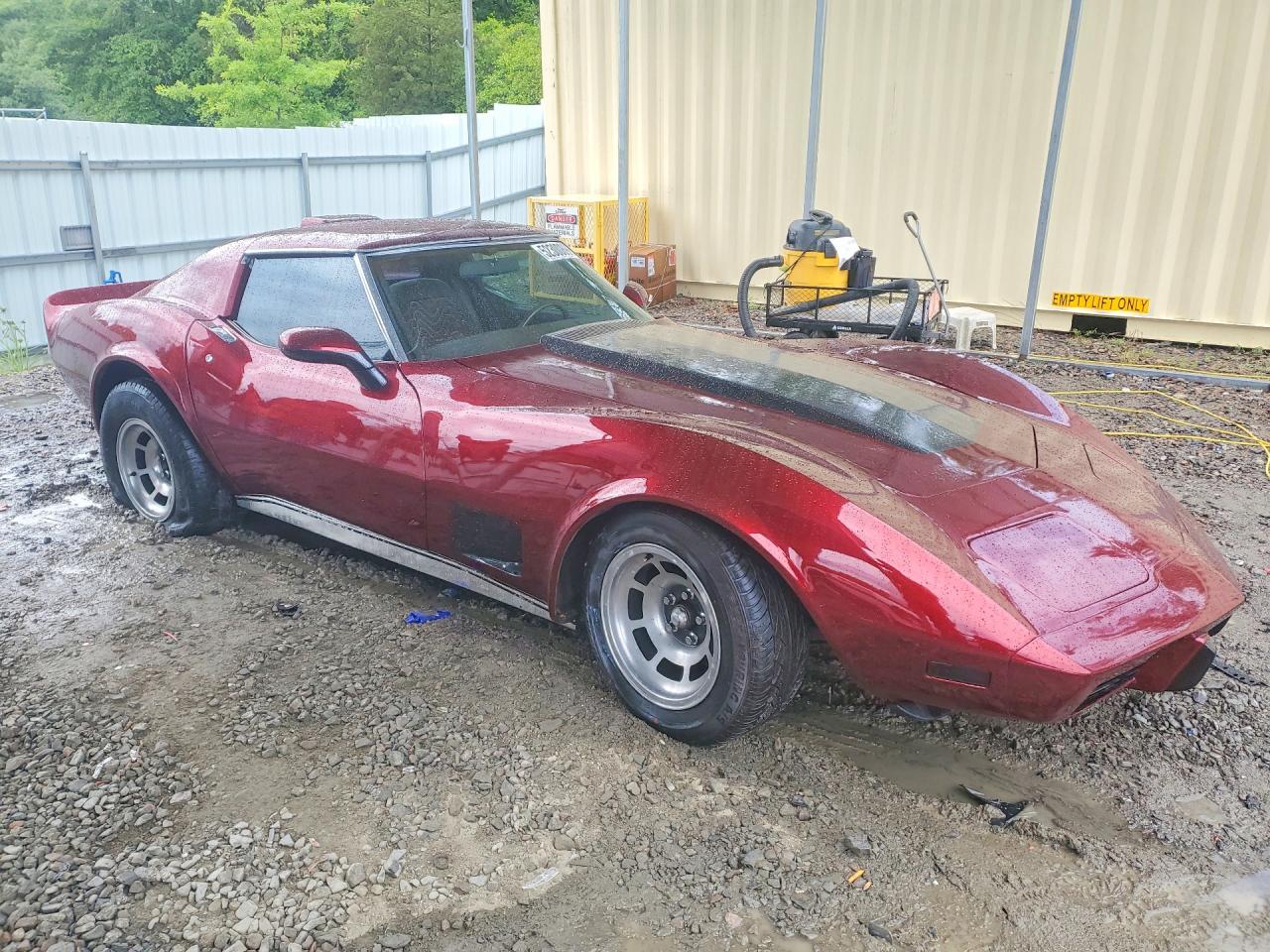 1976 Chev Corvette Burgundy vin: 1Z37L6S408677