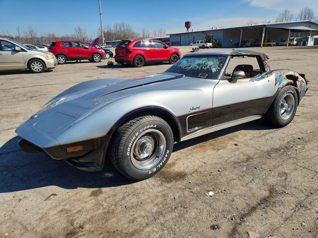 1976 Chev Corvette Two Tone vin: 1Z37L6S413808