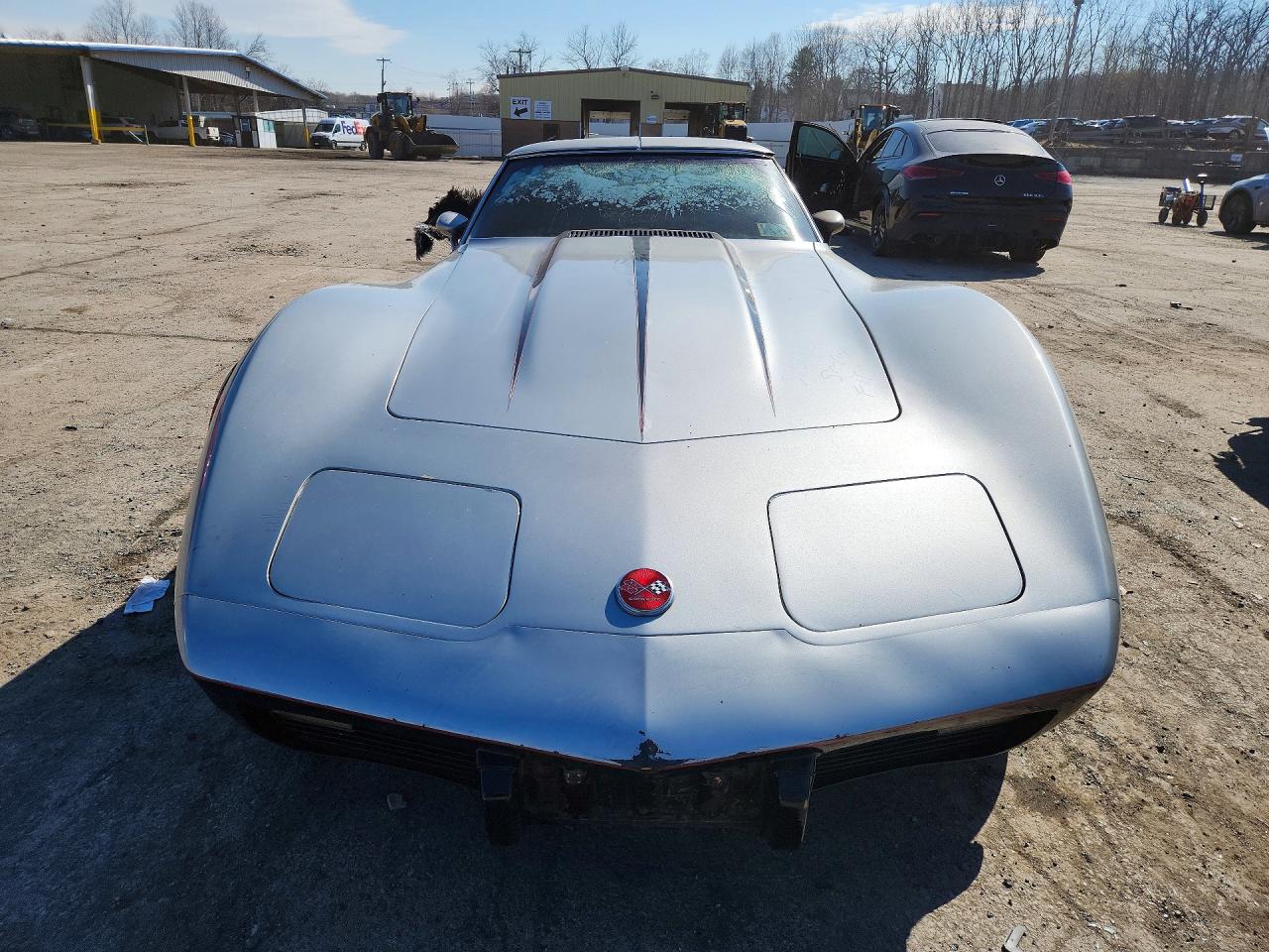 1976 Chev Corvette Two Tone vin: 1Z37L6S413808