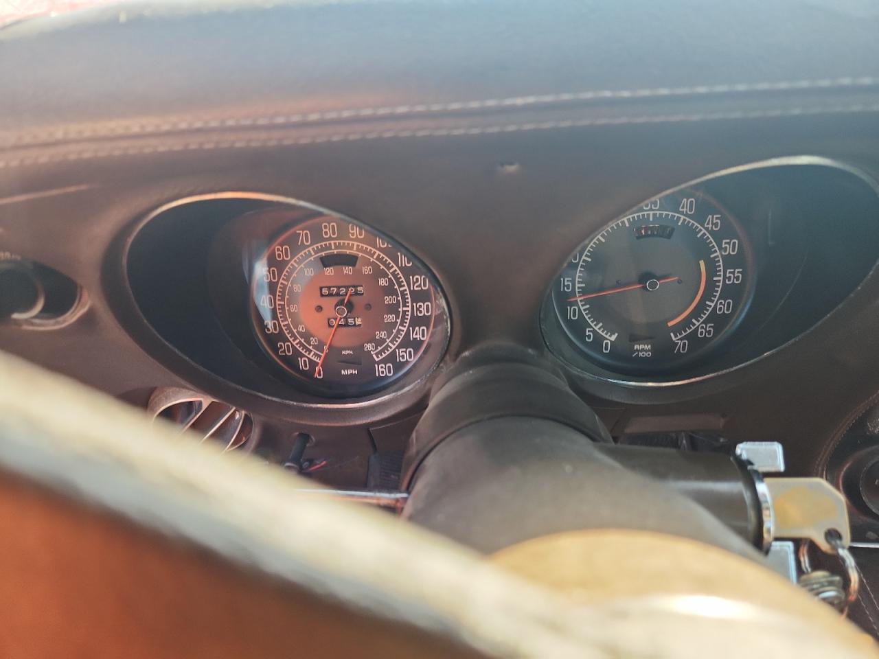 1976 Chevrolet Corvette White vin: 1Z37L6S427431