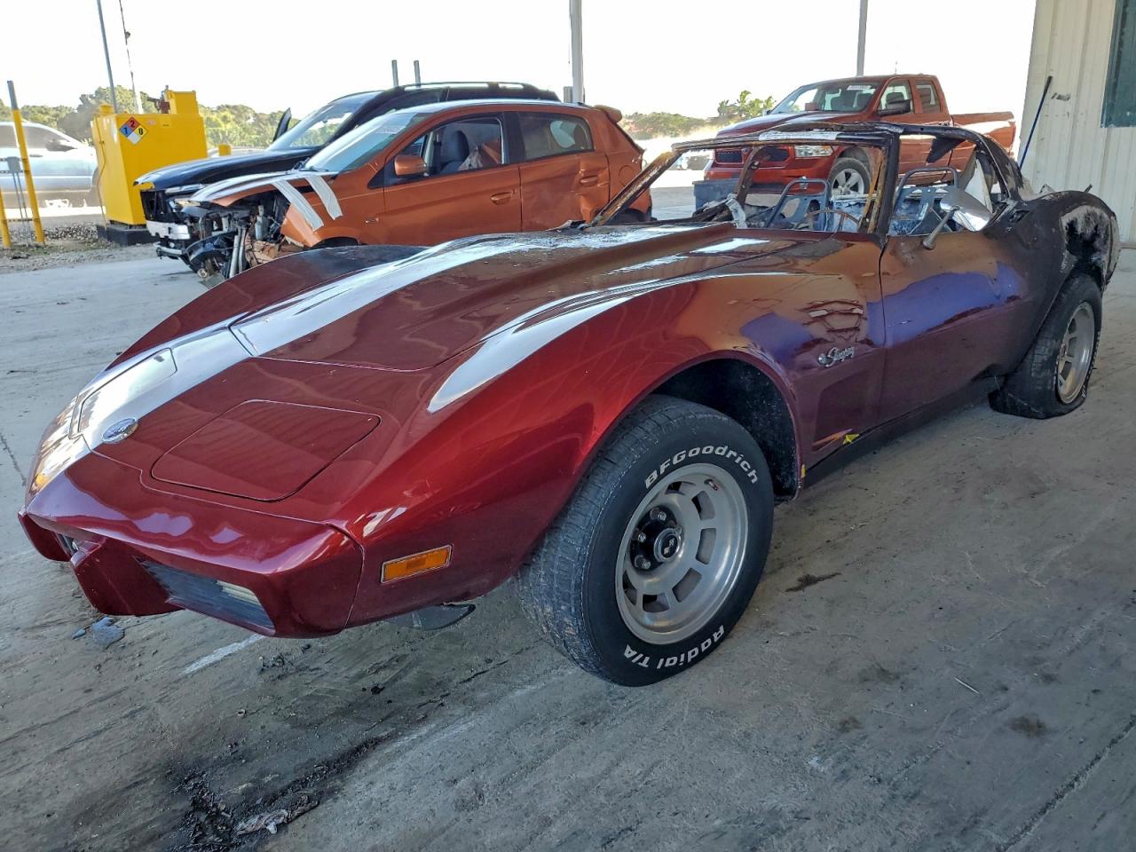 1976 Chevrolet Corvette Burgundy vin: 1Z37L6S432877