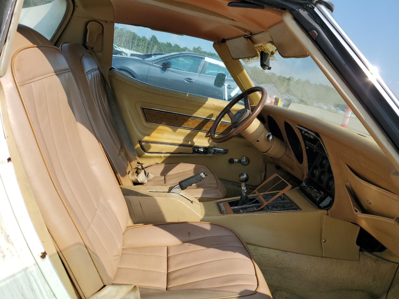 1976 Chevrolet Corvette White vin: 1Z37L6S436136