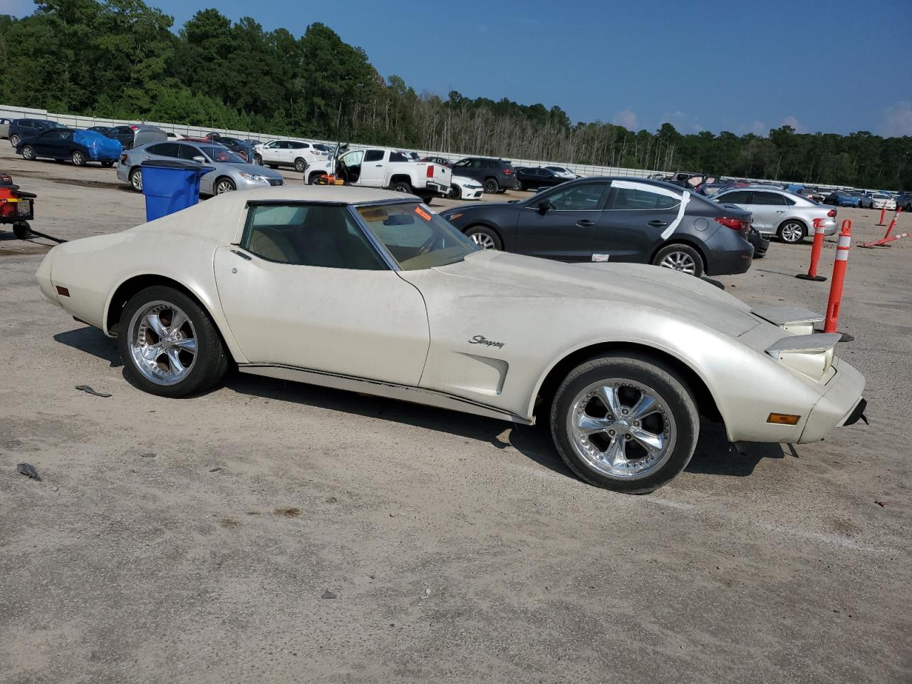 1976 Chevrolet Corvette White vin: 1Z37L6S436136