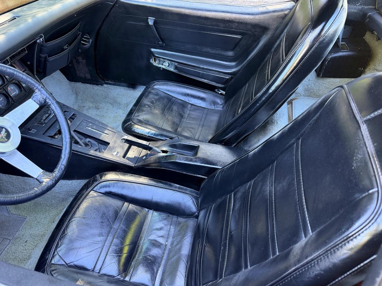 1977 Chevrolet Corvette Orange vin: 1Z37L7S410519