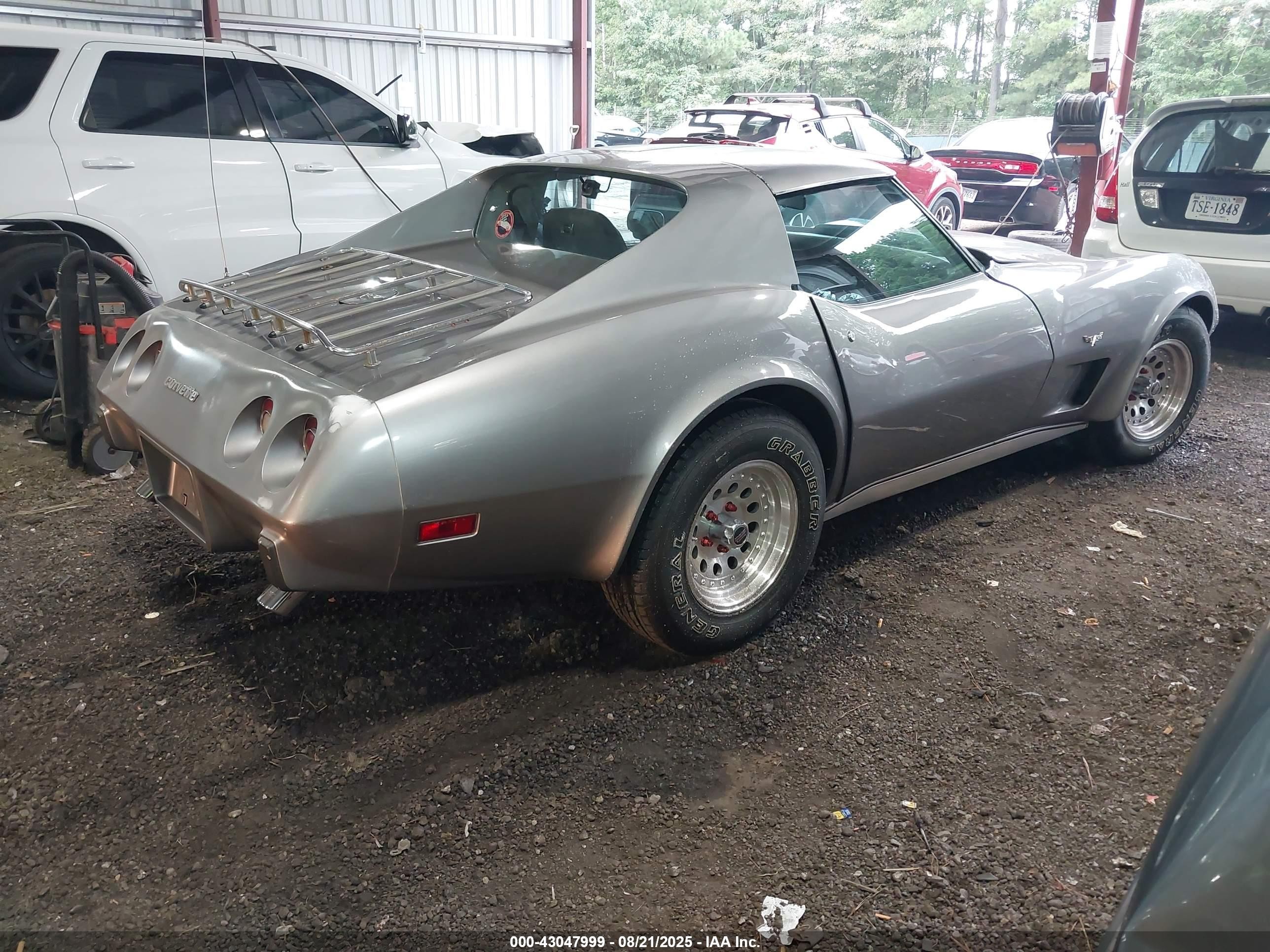 1977 Chevrolet Corvette   Серый vin: 1Z37L7S419193    
