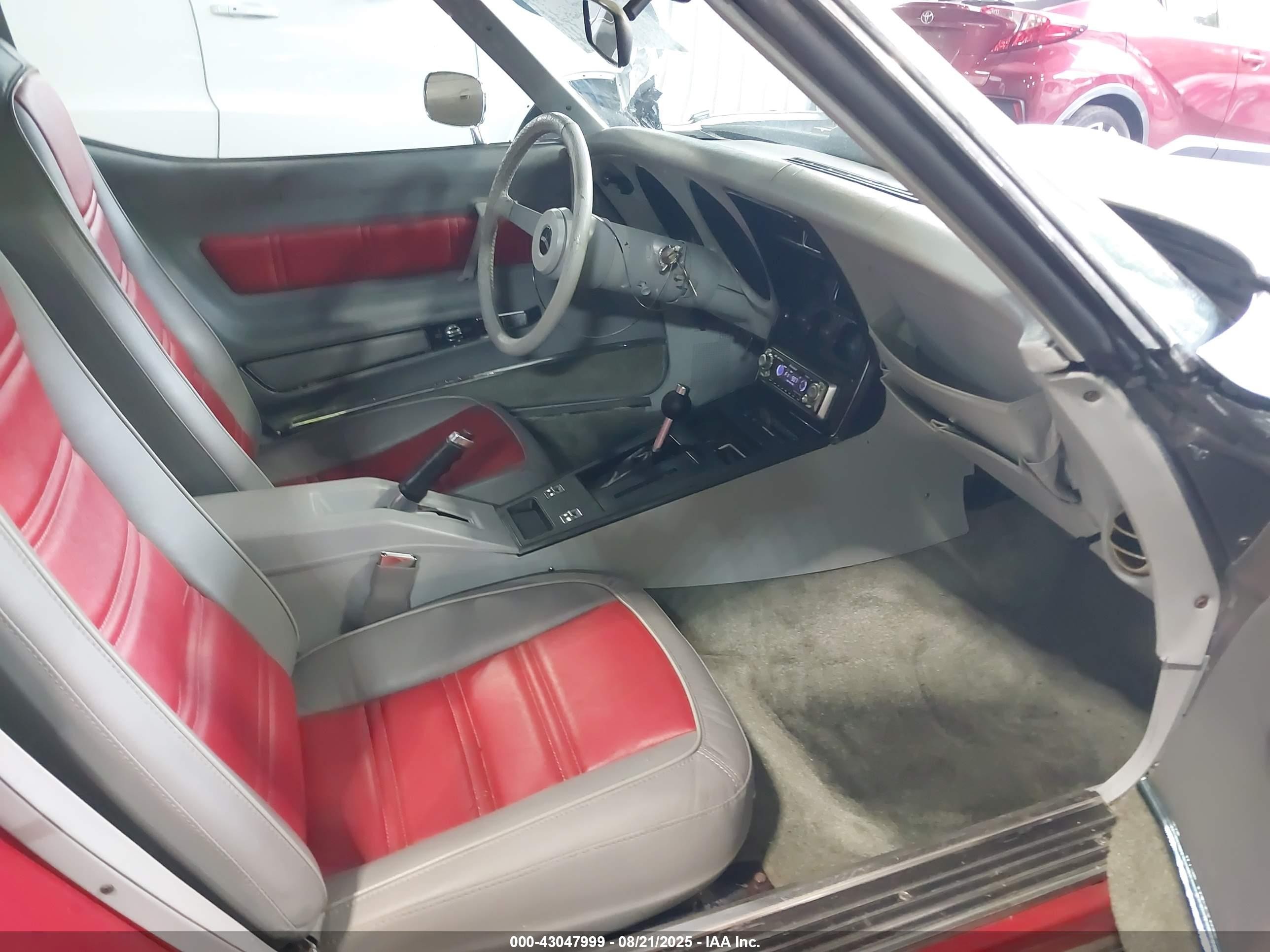 1977 Chevrolet Corvette   Серый vin: 1Z37L7S419193    