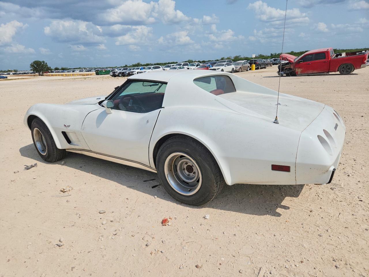 1977 Chevrolet Corvette White vin: 1Z37L7S441736