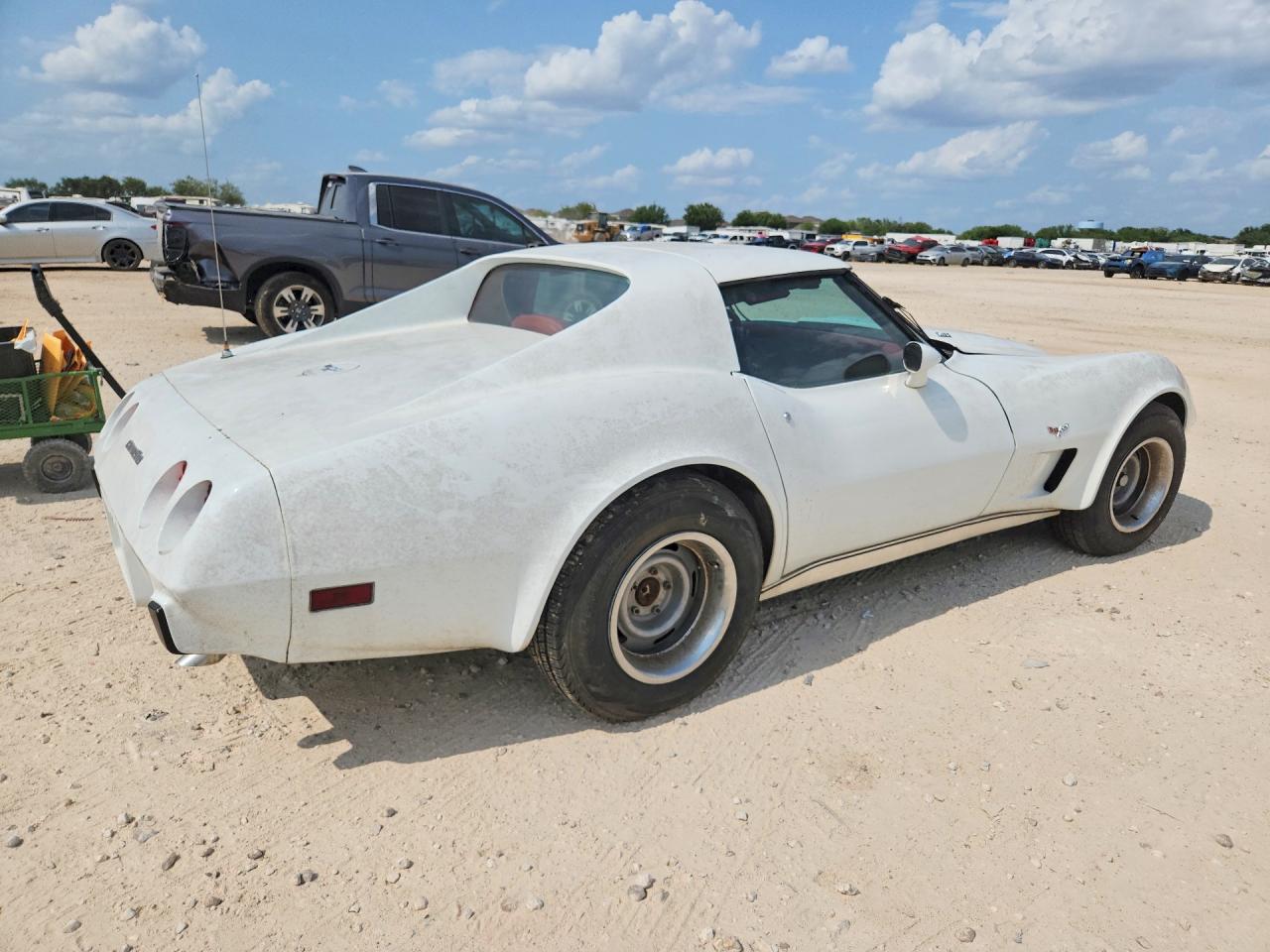 1977 Chevrolet Corvette White vin: 1Z37L7S441736