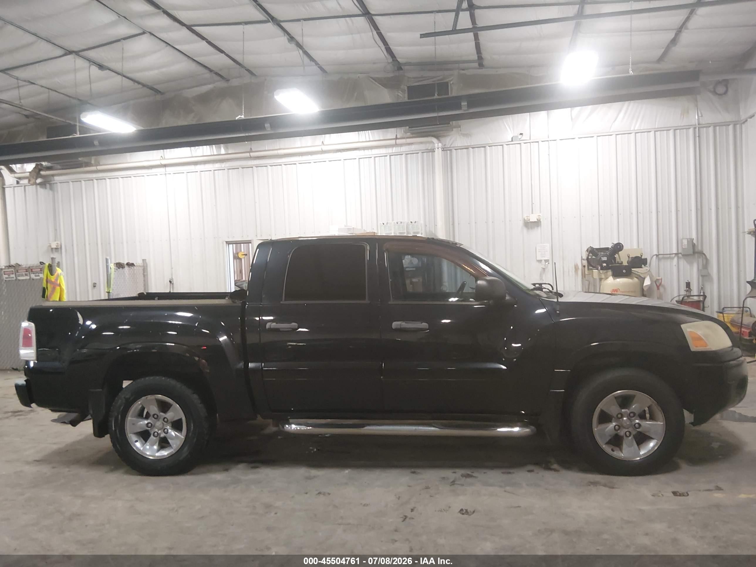 2006 Mitsubishi Raider Xls Black vin: 1Z3HC48N16S538131