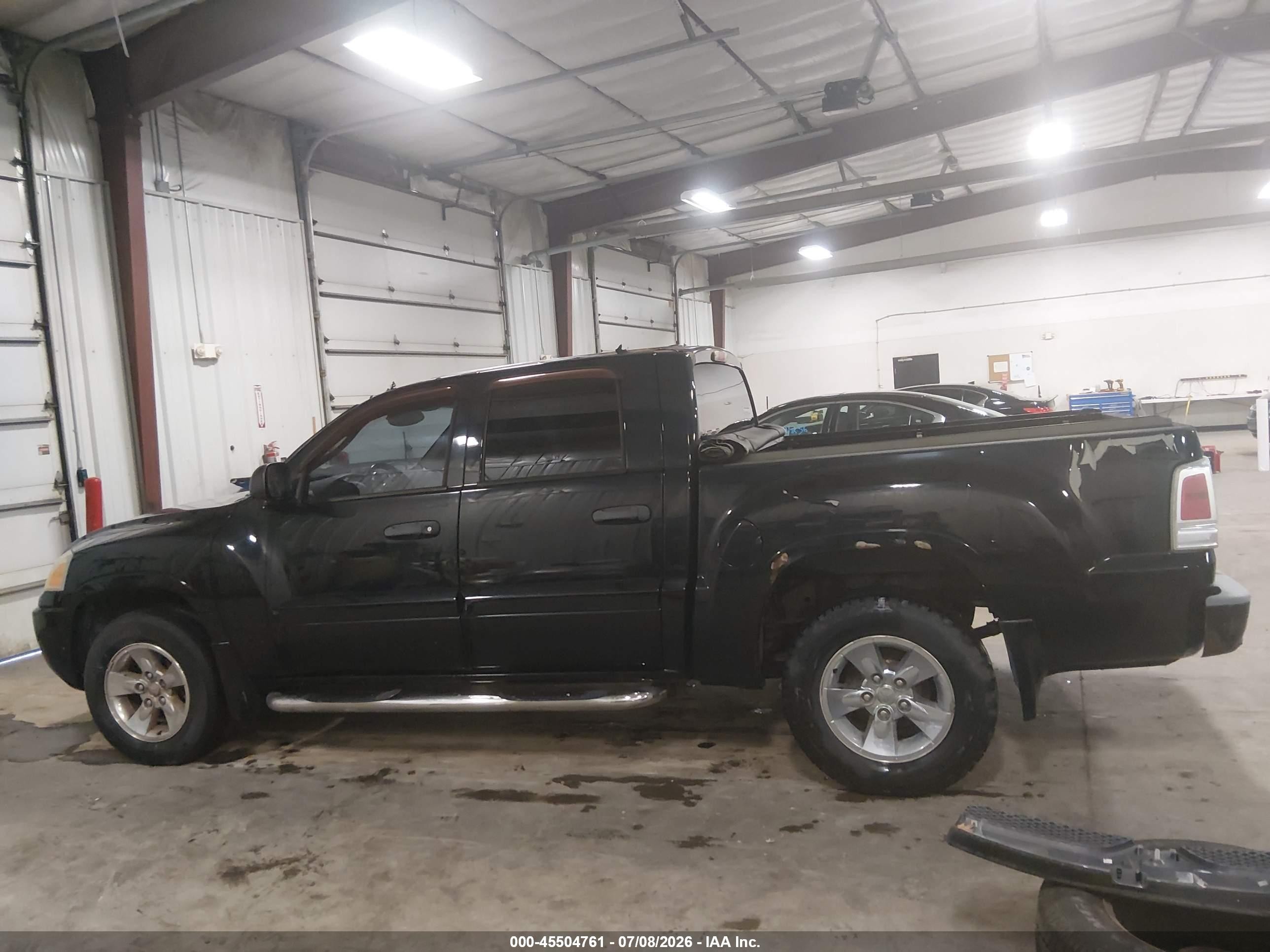 2006 Mitsubishi Raider Xls Black vin: 1Z3HC48N16S538131