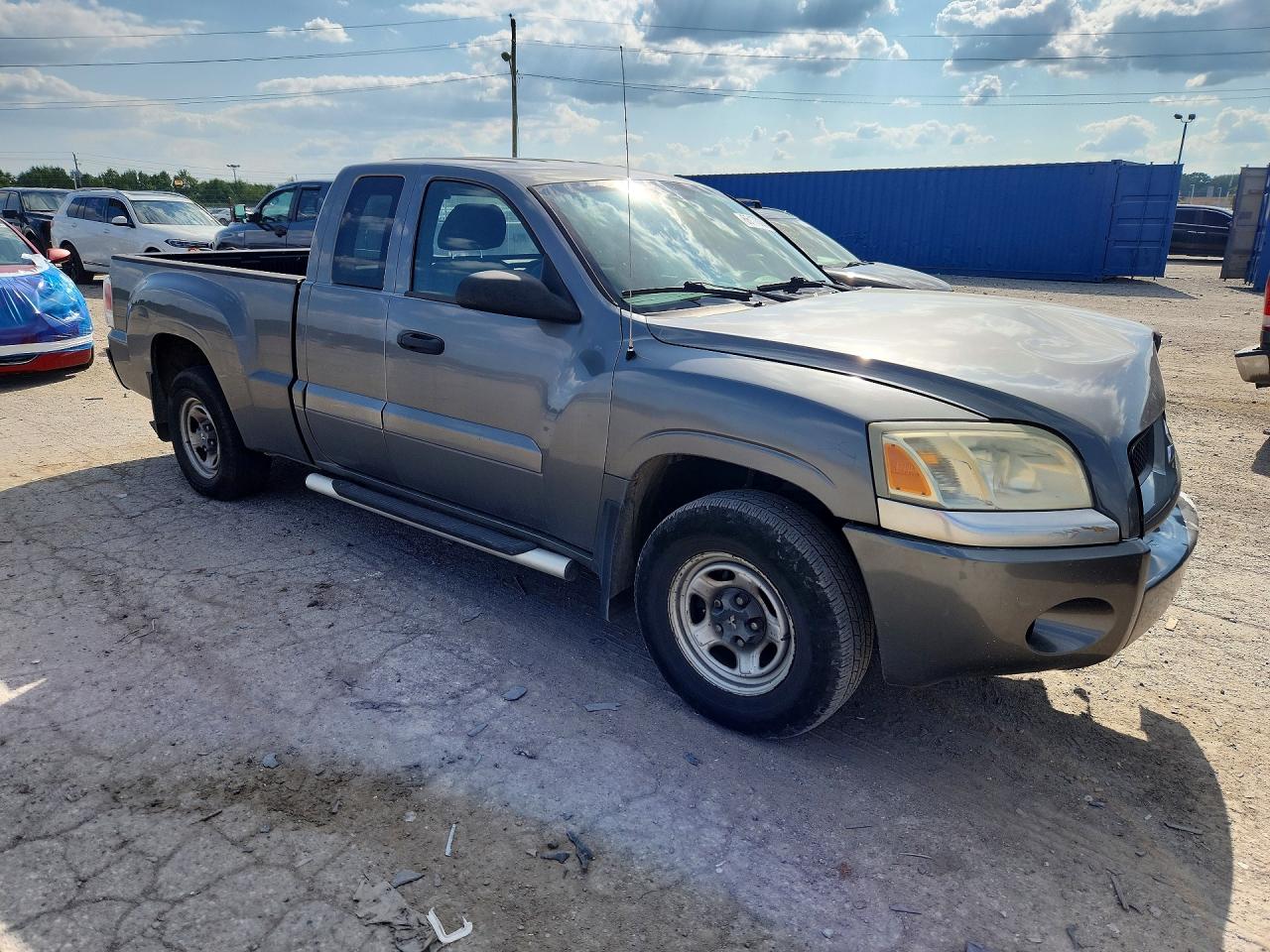 2008 Mitsubishi Raider Ls Gray vin: 1Z7HC22K18S572090